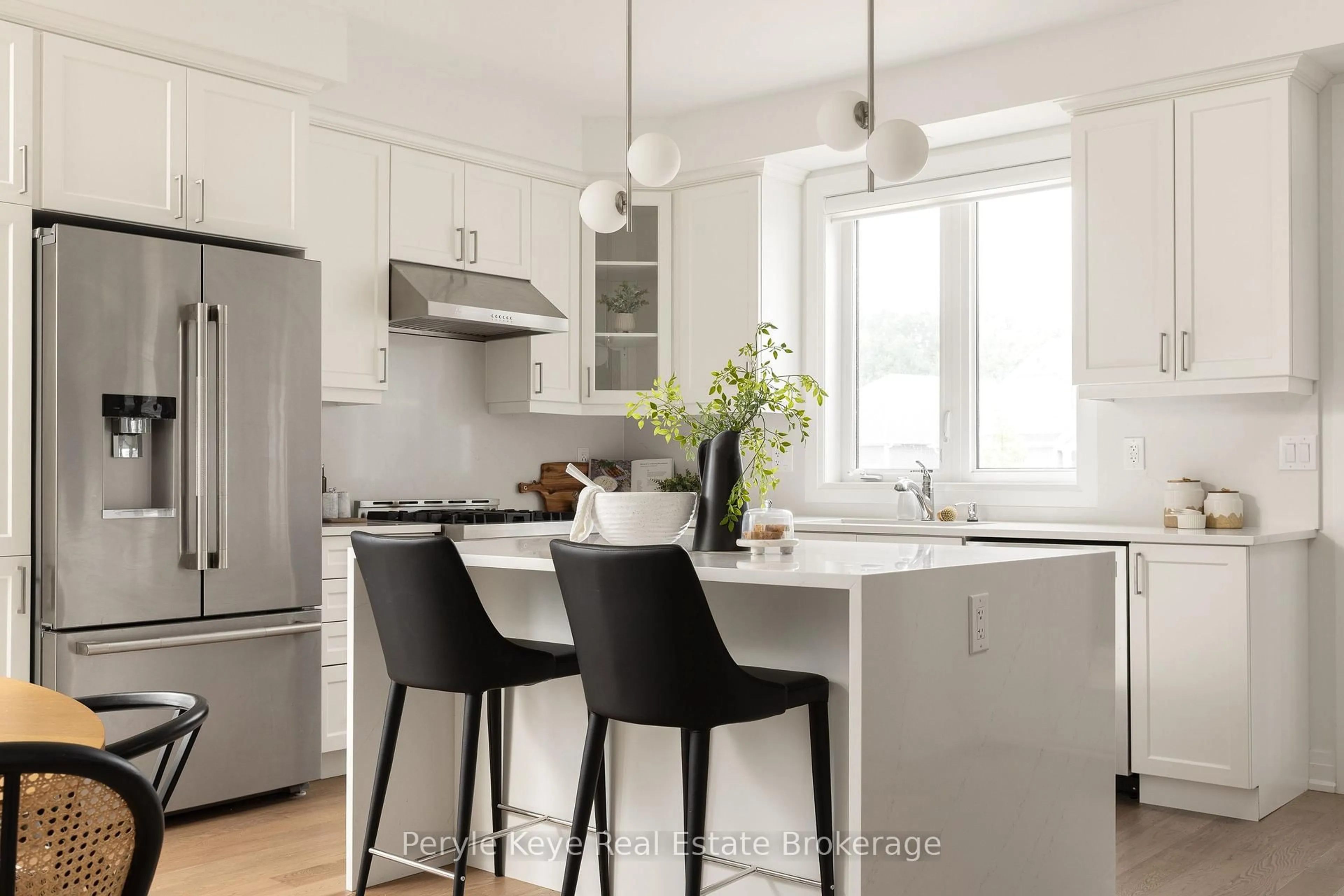 Contemporary kitchen, unknown for 10 Timms Gate, Bracebridge Ontario P1L 0N4