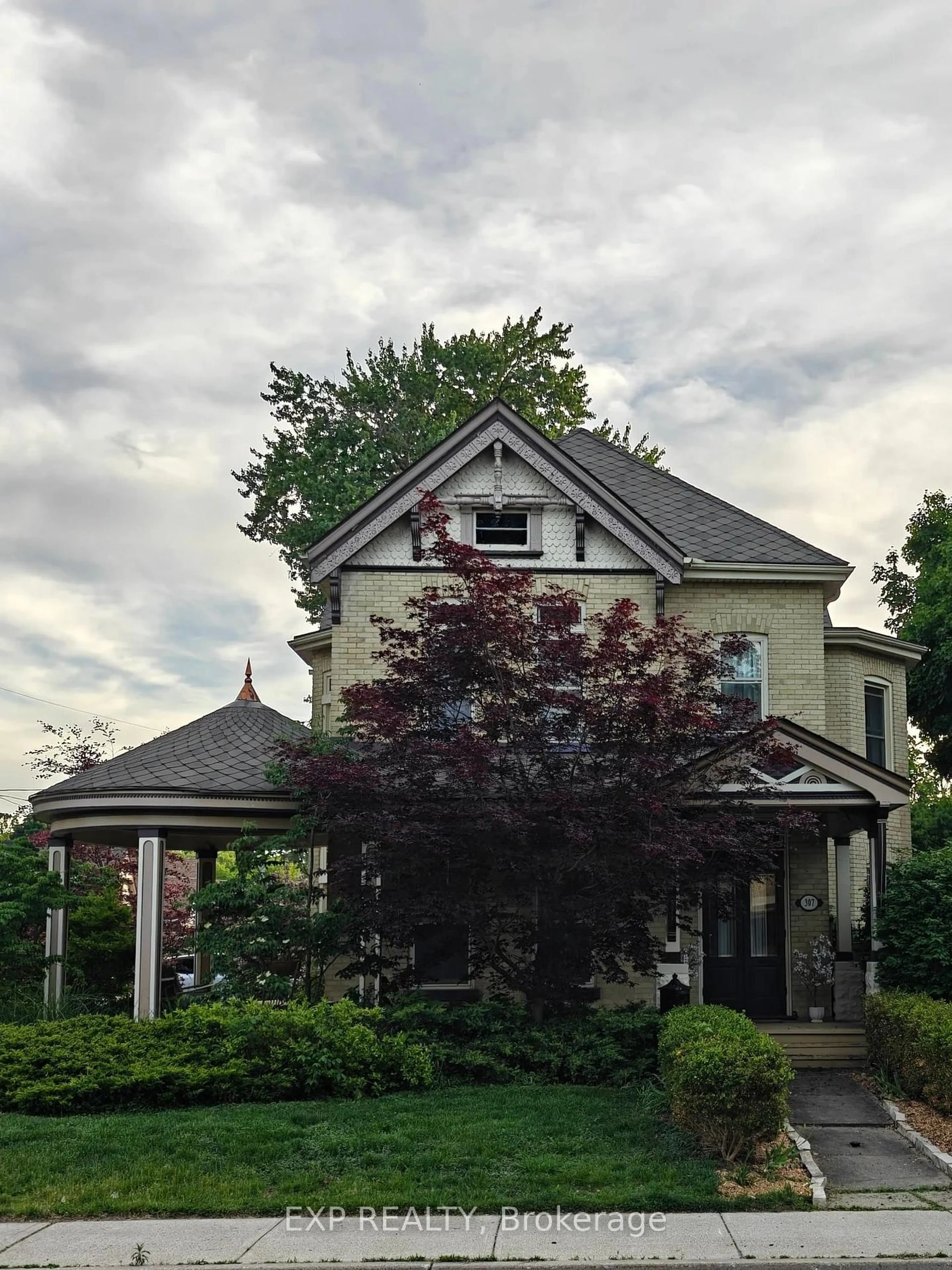 Unknown for 307 Ridout St, London South Ontario N6C 3Y9