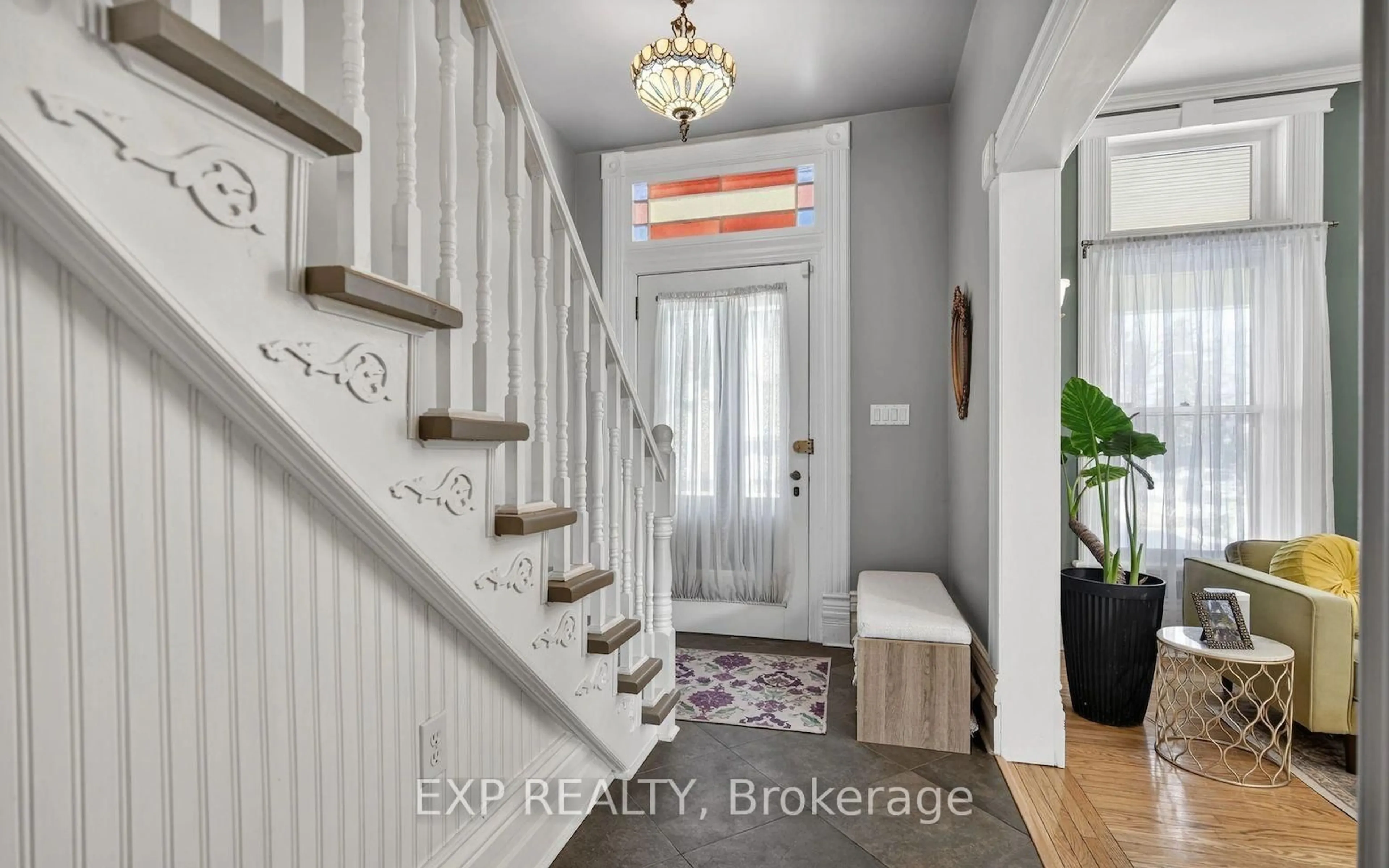 Indoor entryway for 307 Ridout St, London South Ontario N6C 3Y9