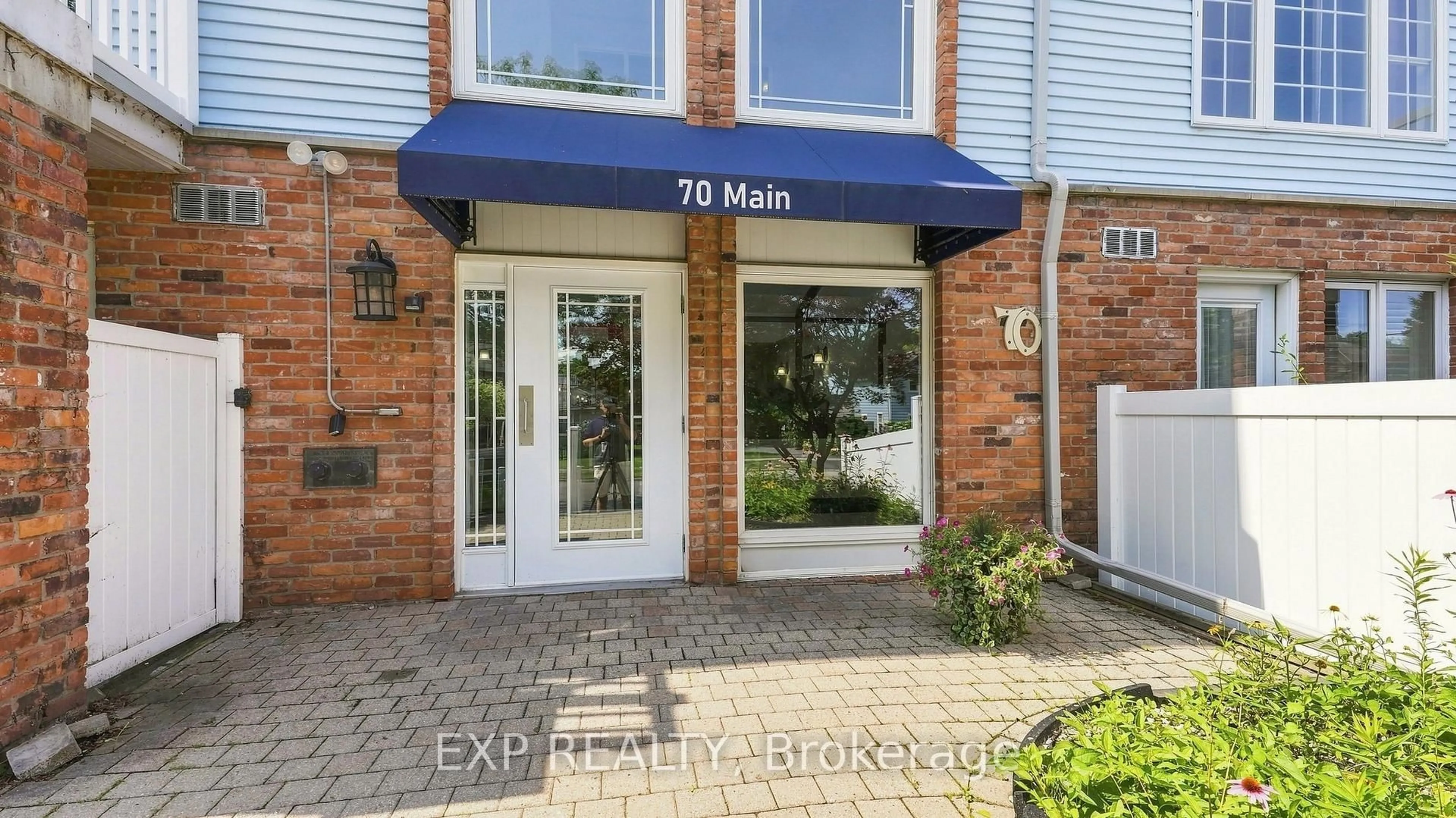 Indoor entryway for 70 Main St #104, St. Catharines Ontario L2N 4T9