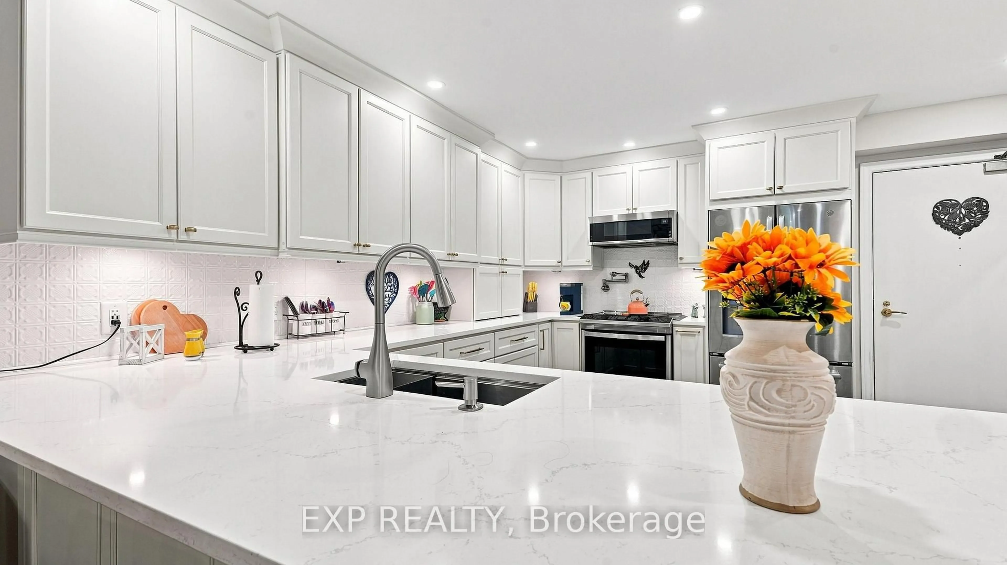 Contemporary kitchen, ceramic/tile floor for 70 Main St #104, St. Catharines Ontario L2N 4T9
