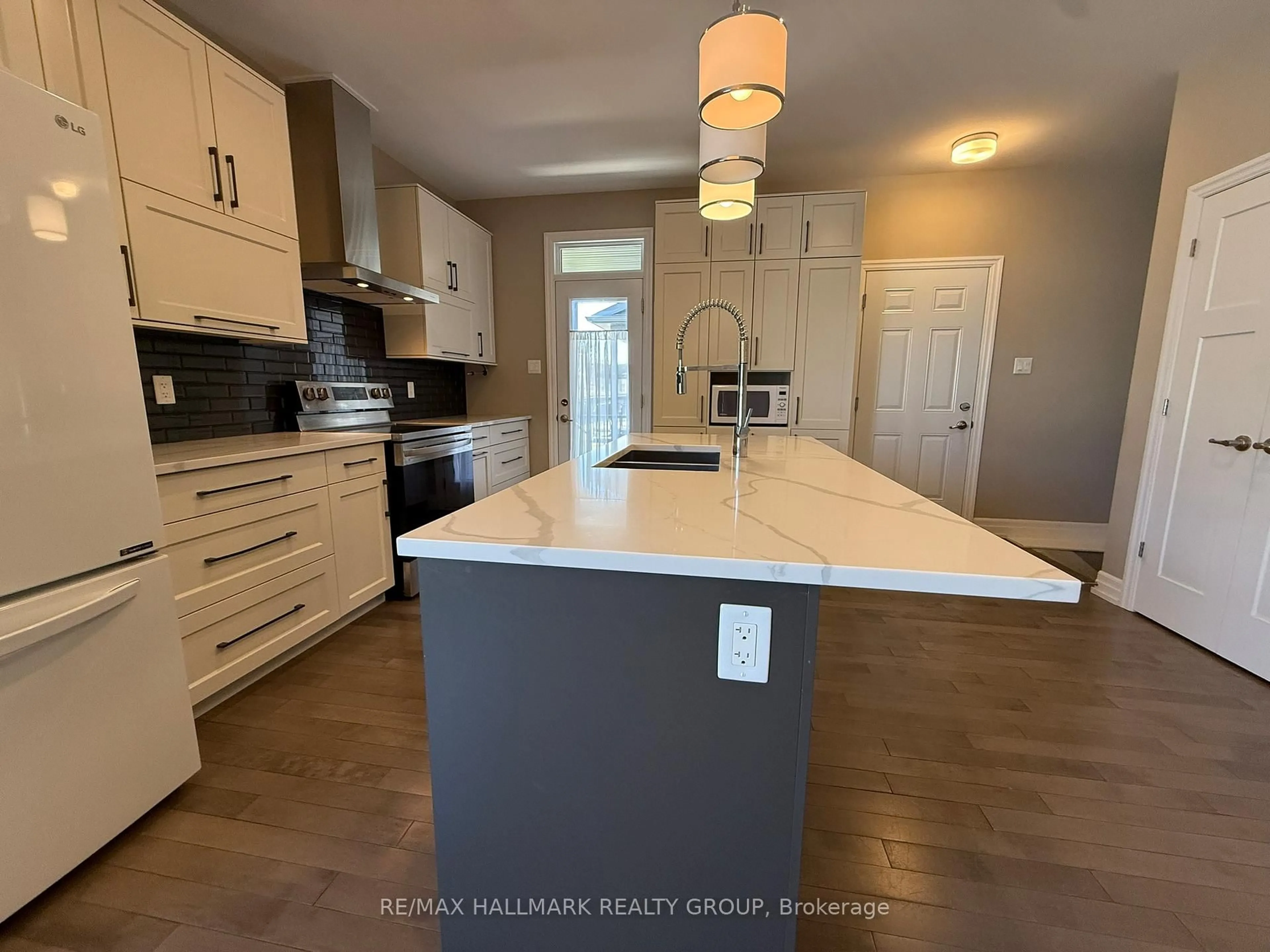 Open concept kitchen, unknown for 23 Solara Private, Clarence-Rockland Ontario K4K 0K9