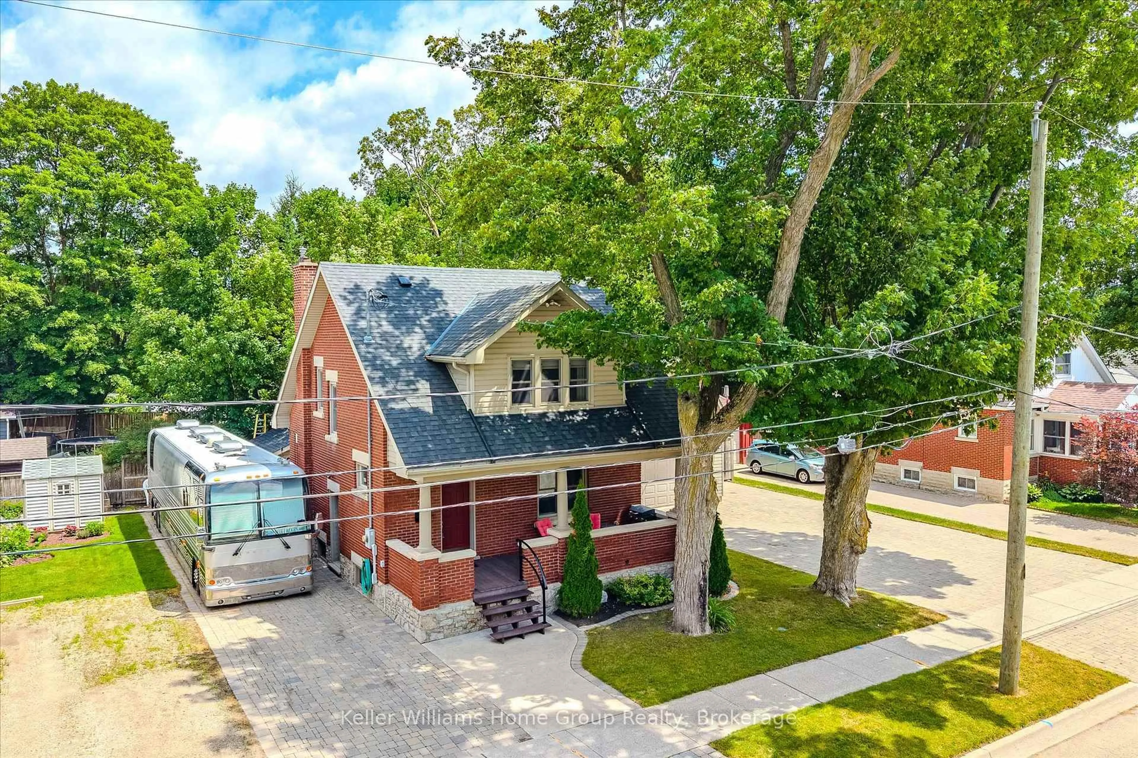 A pic from outside/outdoor area/front of a property/back of a property/a pic from drone, street for 330 Angus St, Centre Wellington Ontario N1M 2M1