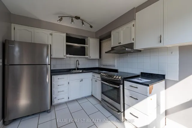 751 Curry St, London East 4