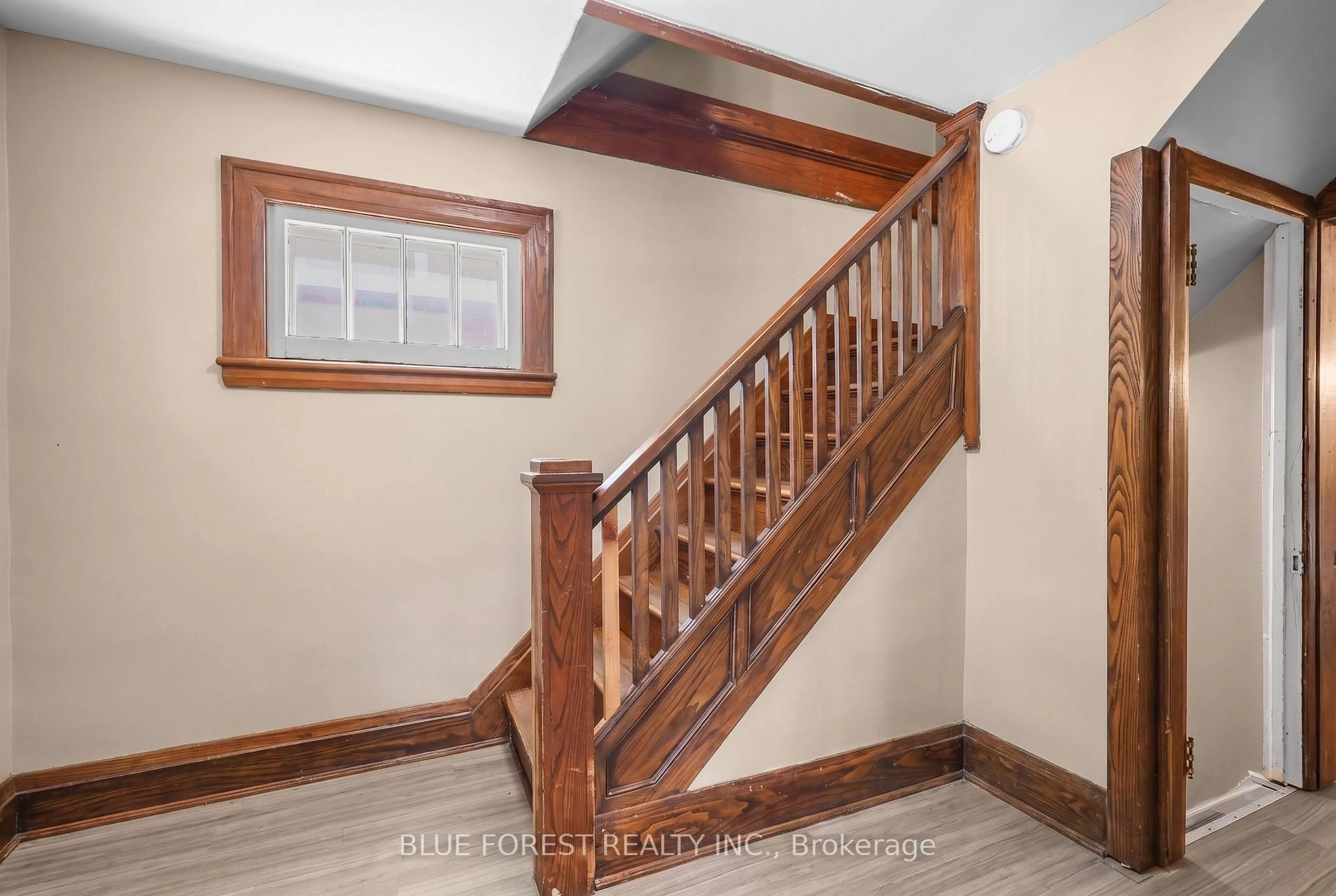 Stairs for 1047 Patricia St, London East Ontario N6A 3V3