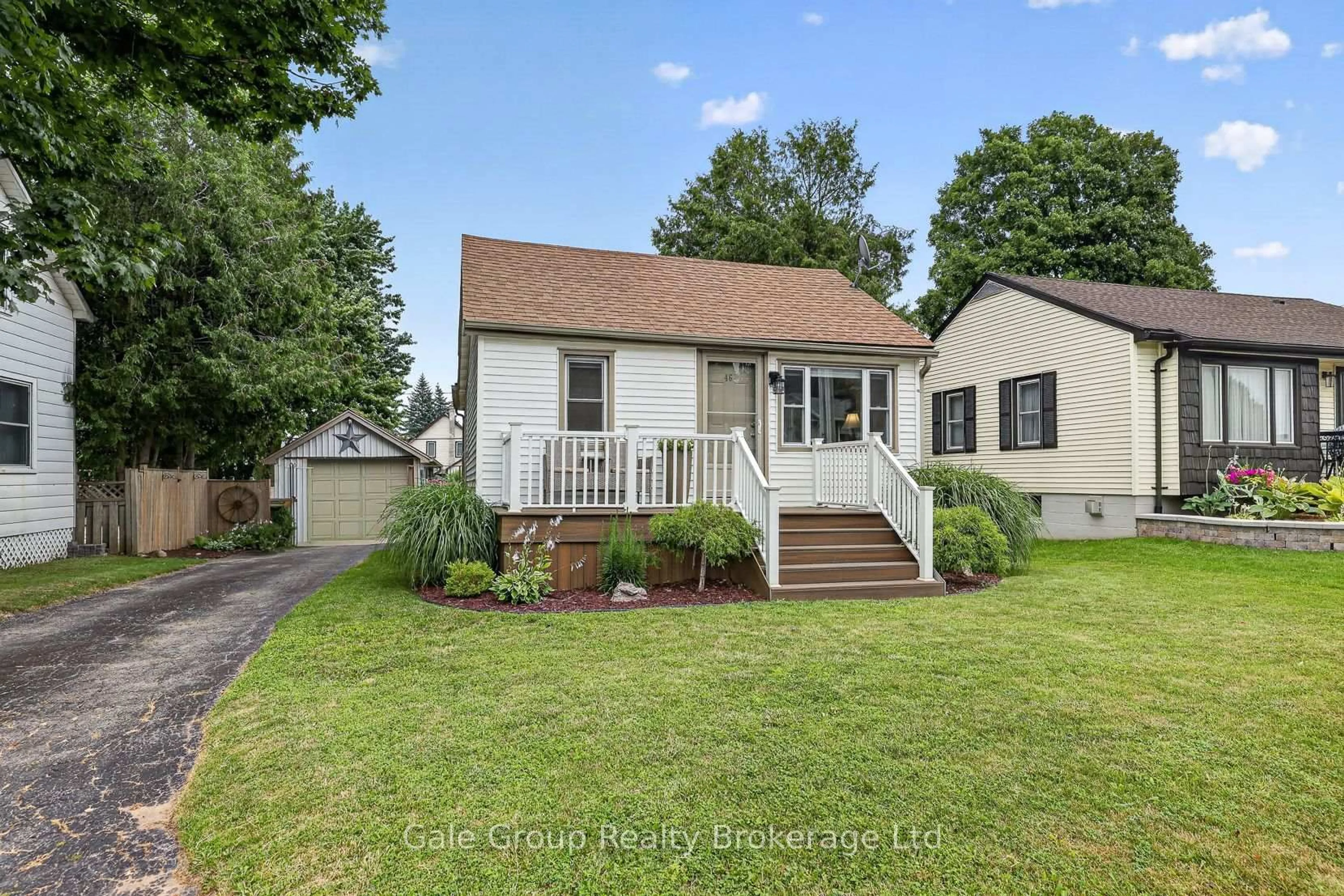 Home with vinyl exterior material, street for 46 Blandford St, Woodstock Ontario N4S 7H6