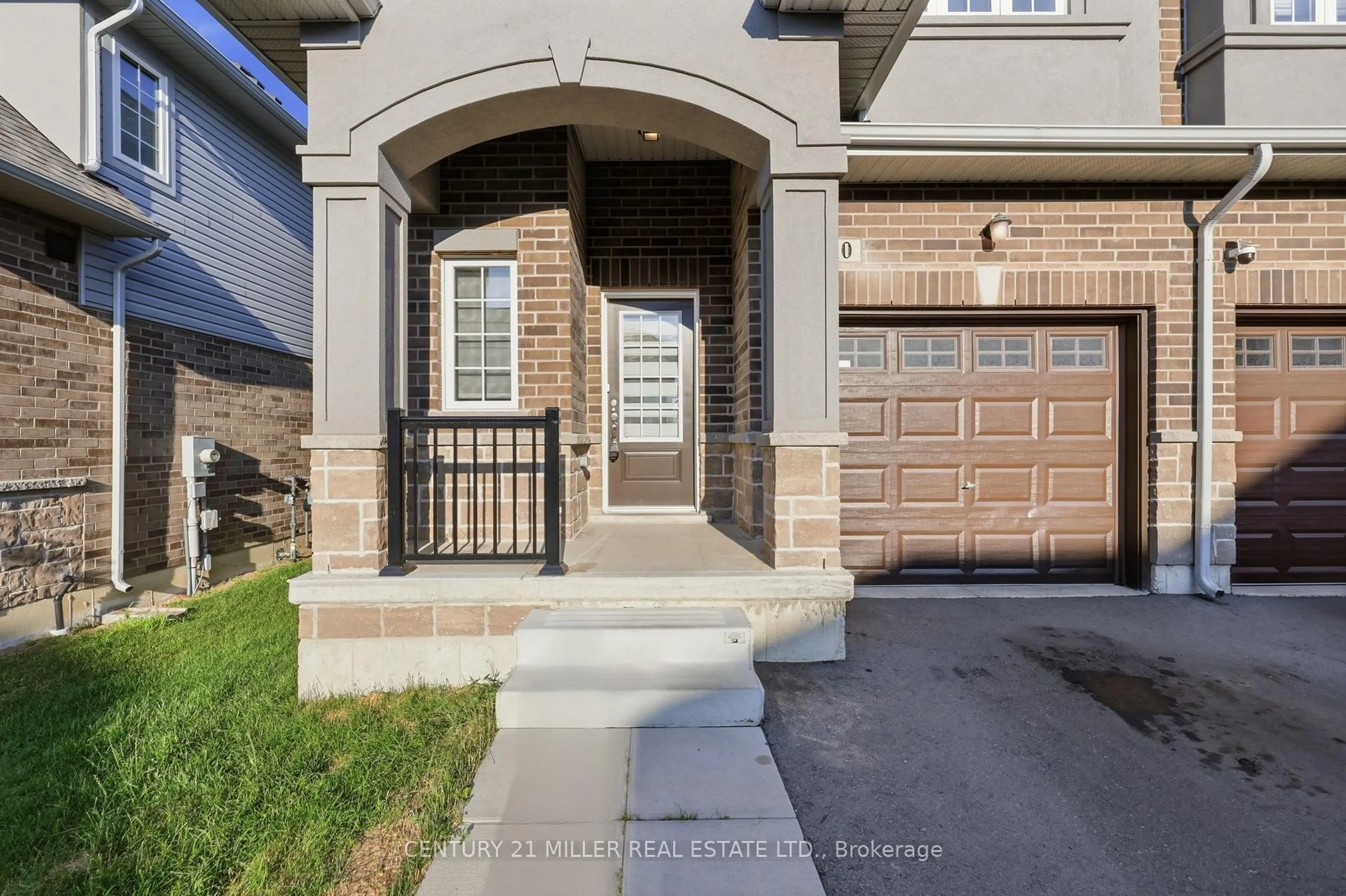 Home with brick exterior material, street for 10 Linden Park Lane, Hamilton Ontario L9A 1Y1