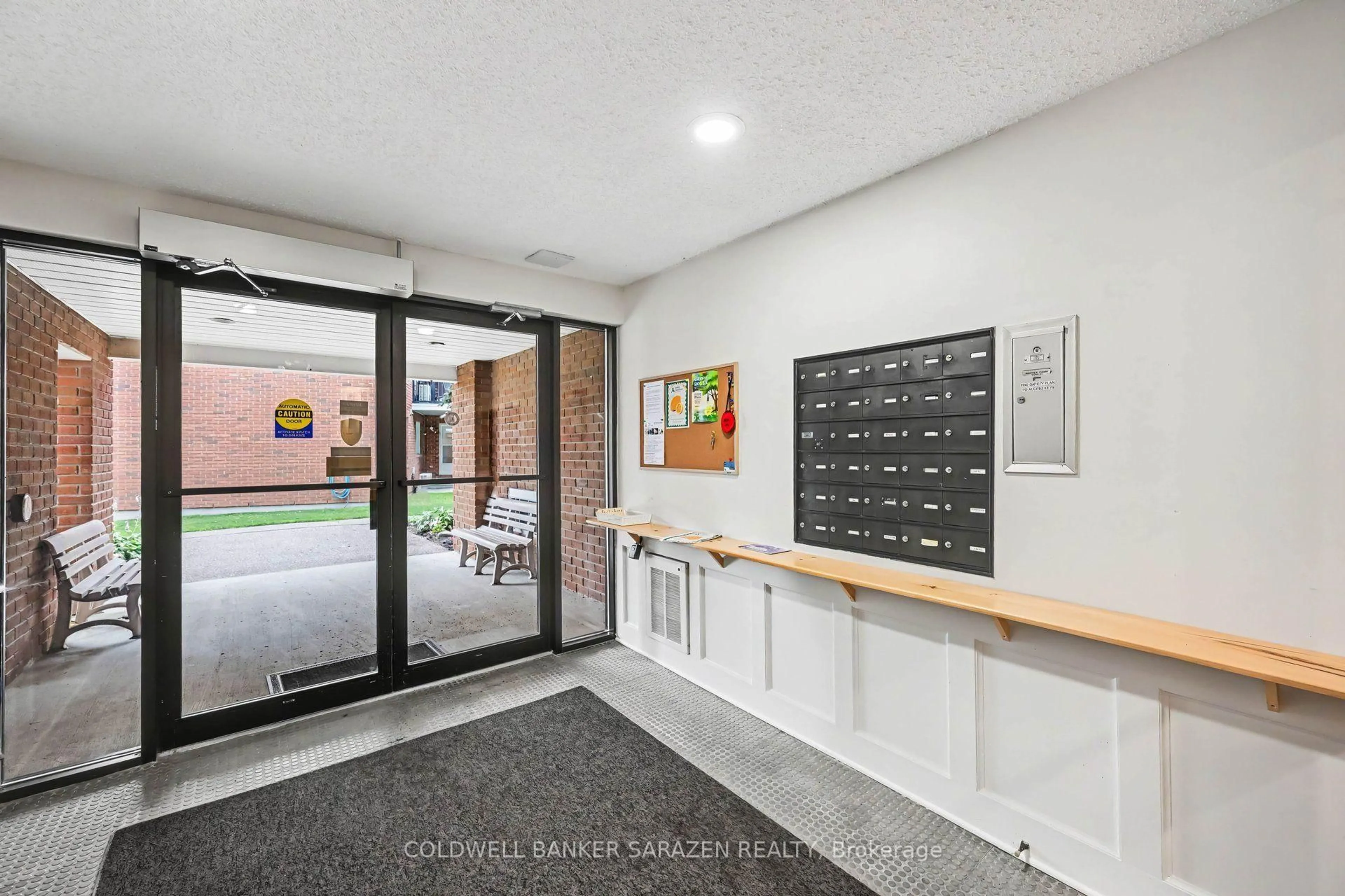 Indoor foyer for 61 Jack Cres #201, Arnprior Ontario K7S 3T7