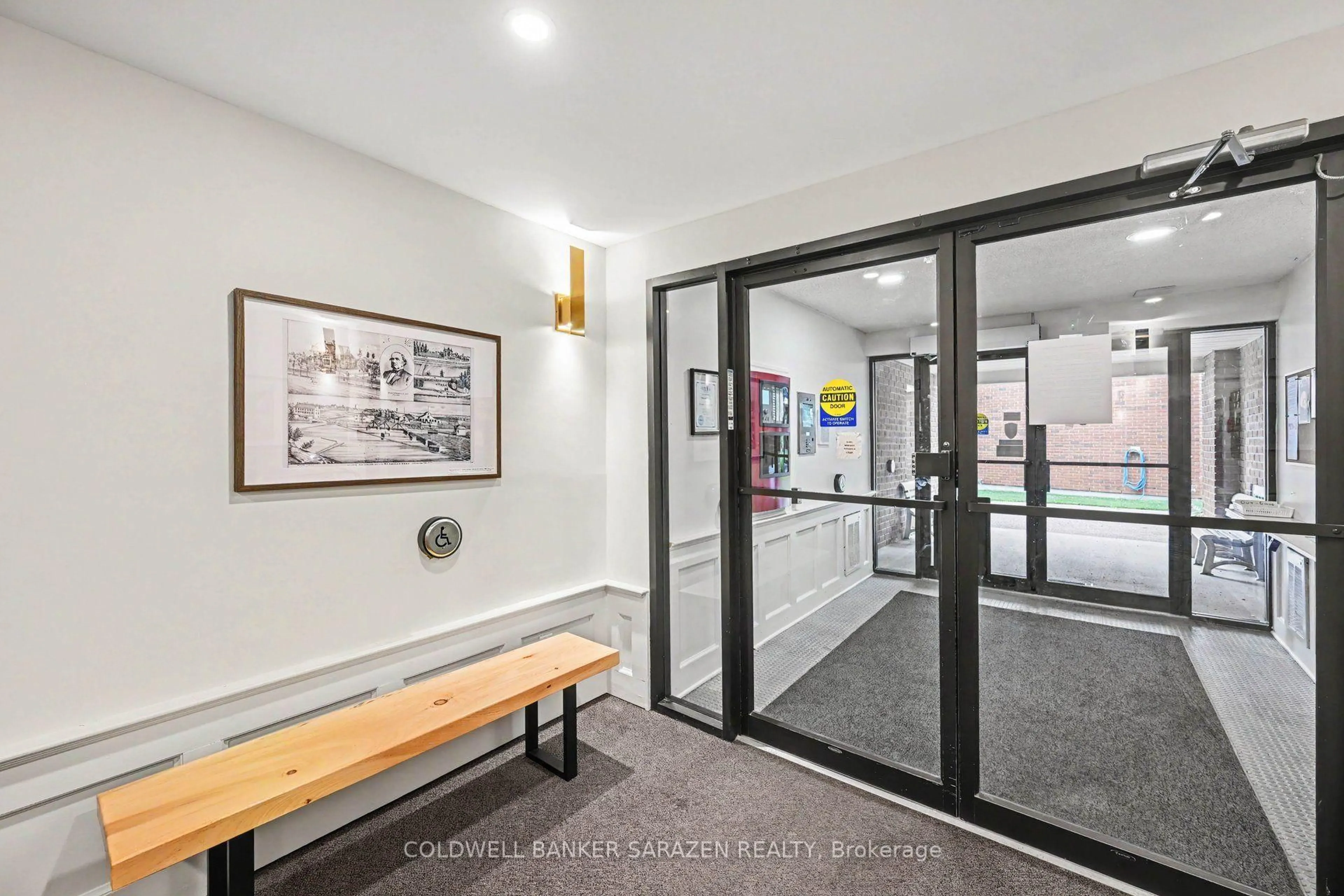 Indoor foyer for 61 Jack Cres #201, Arnprior Ontario K7S 3T7
