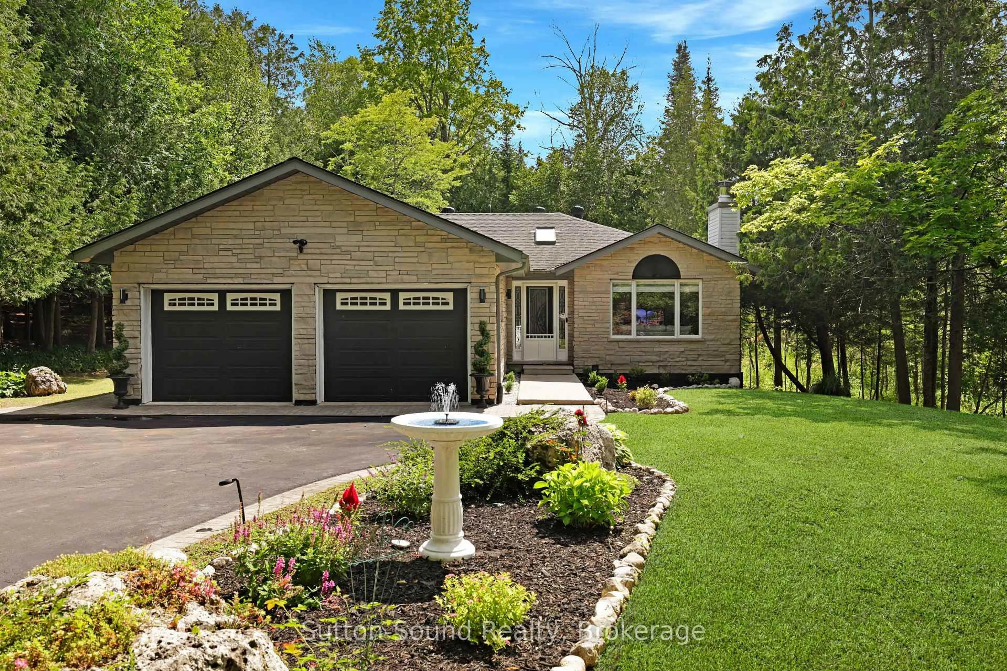 Home with vinyl exterior material, unknown for 222404 Derby-Keppel Townline, Georgian Bluffs Ontario N4K 5N7