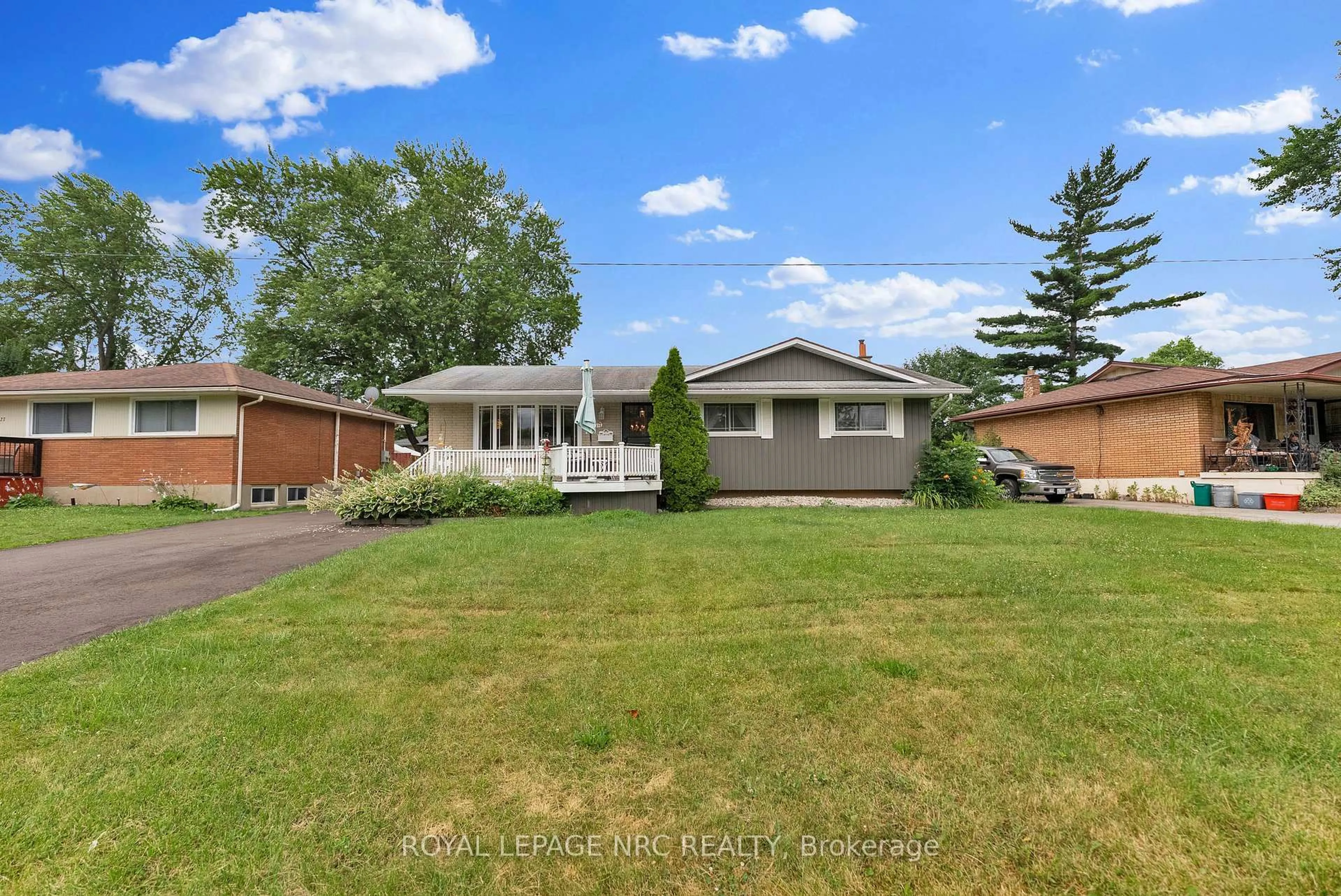 Unknown for 8415 Parkway Dr, Niagara Falls Ontario L2G 6W8