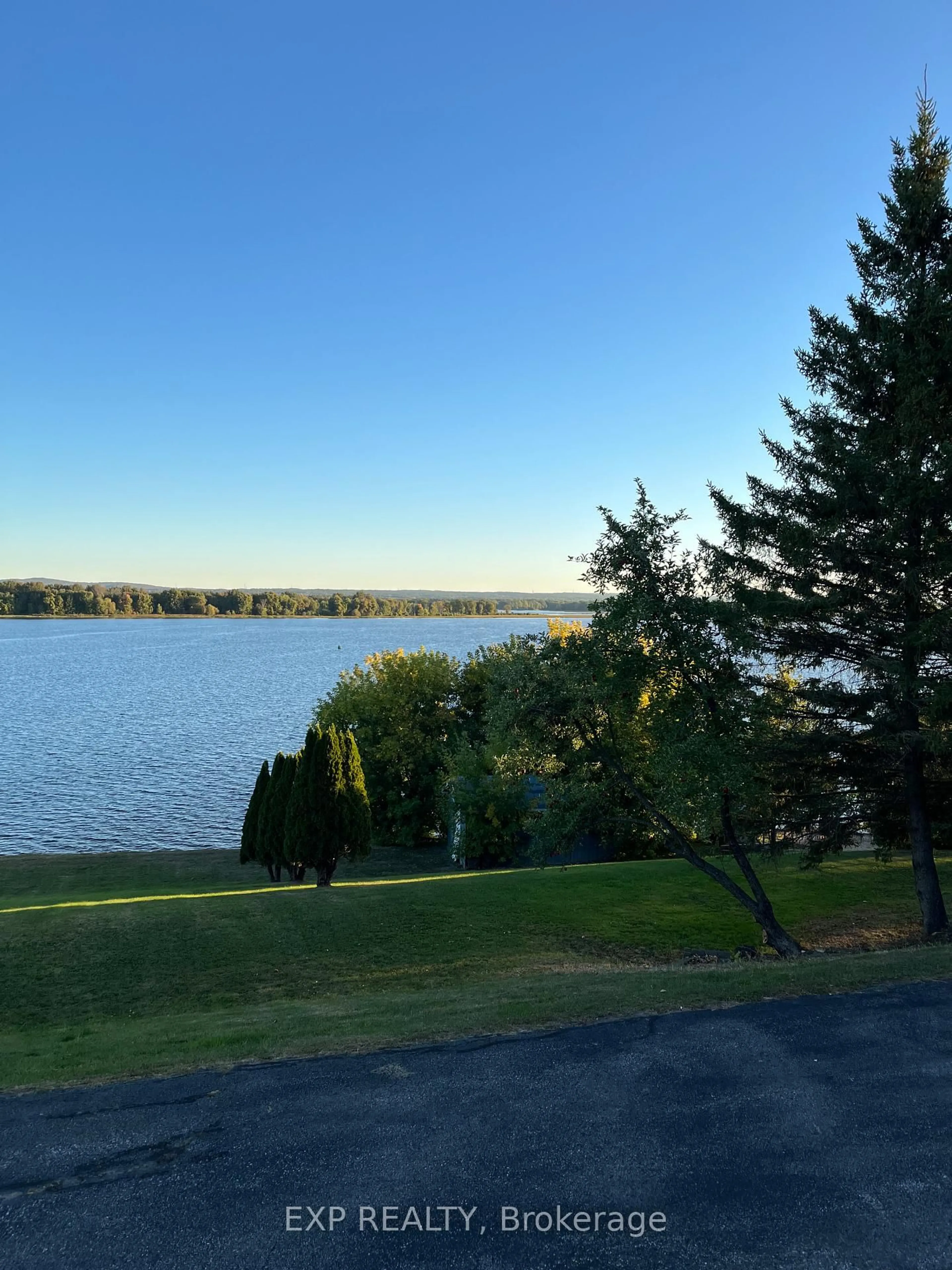 A pic from outside/outdoor area/front of a property/back of a property/a pic from drone, water/lake/river/ocean view for 3145 PRINCIPALE St, Alfred and Plantagenet Ontario K0A 3K0