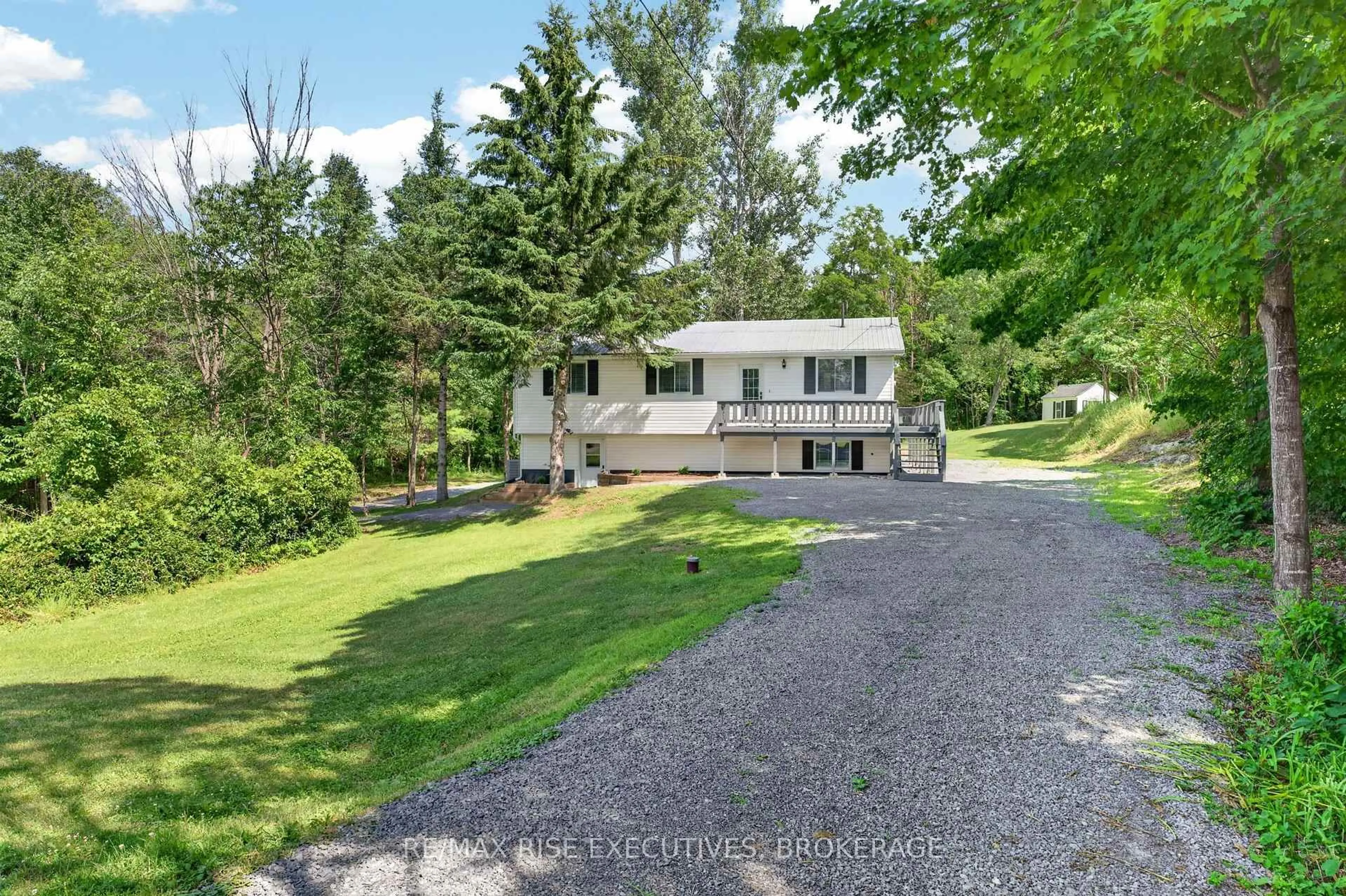 A pic from outside/outdoor area/front of a property/back of a property/a pic from drone, unknown for 1022 Bauder Rd, Hartington Ontario K0H 1W0