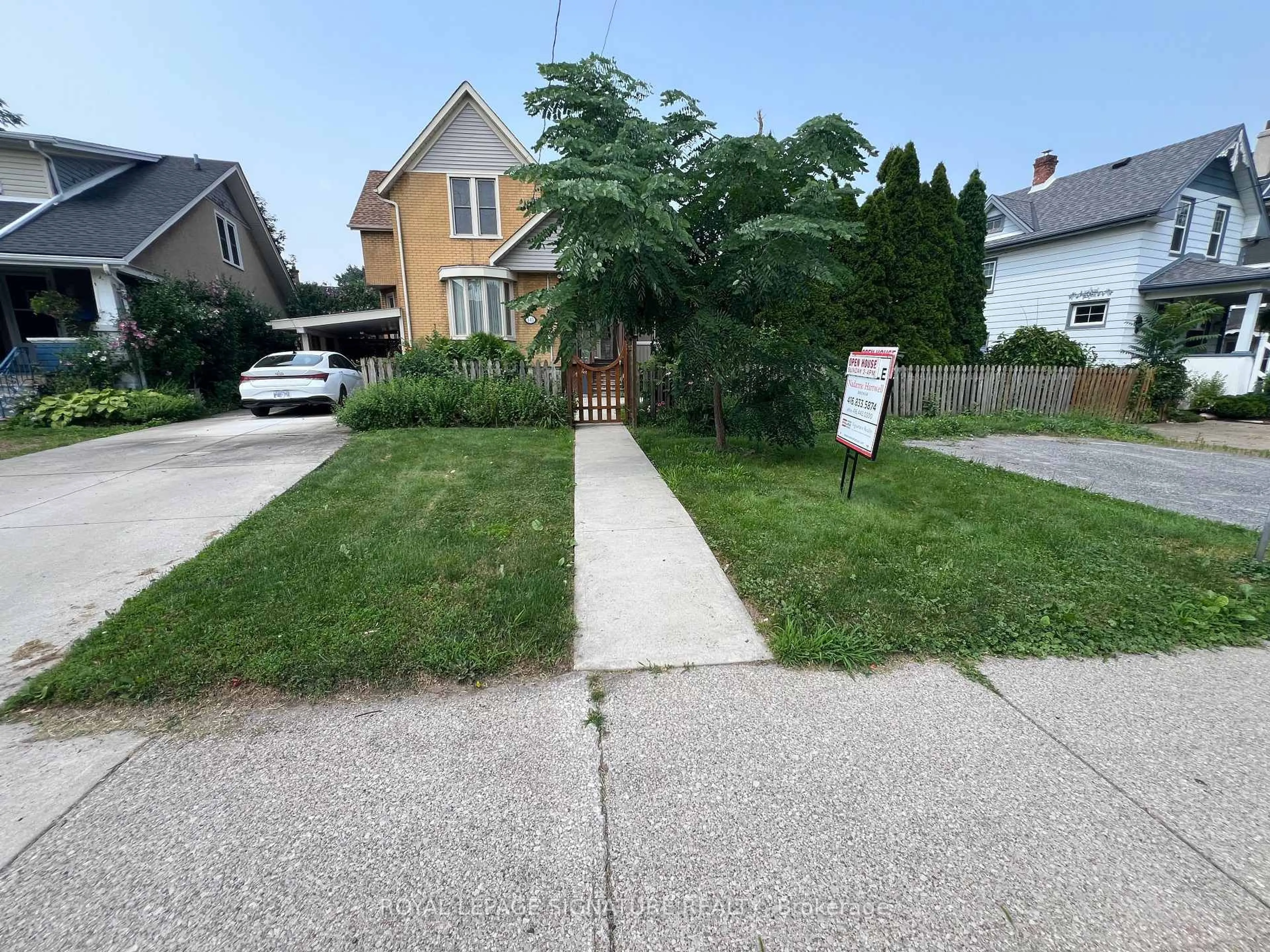 A pic from outside/outdoor area/front of a property/back of a property/a pic from drone, street for 141 York St, St. Catharines Ontario L2R 6E8