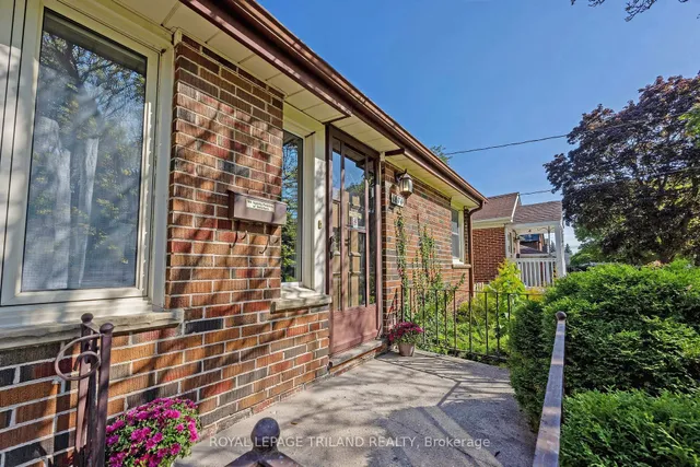 1874 Churchill Ave, London East 3