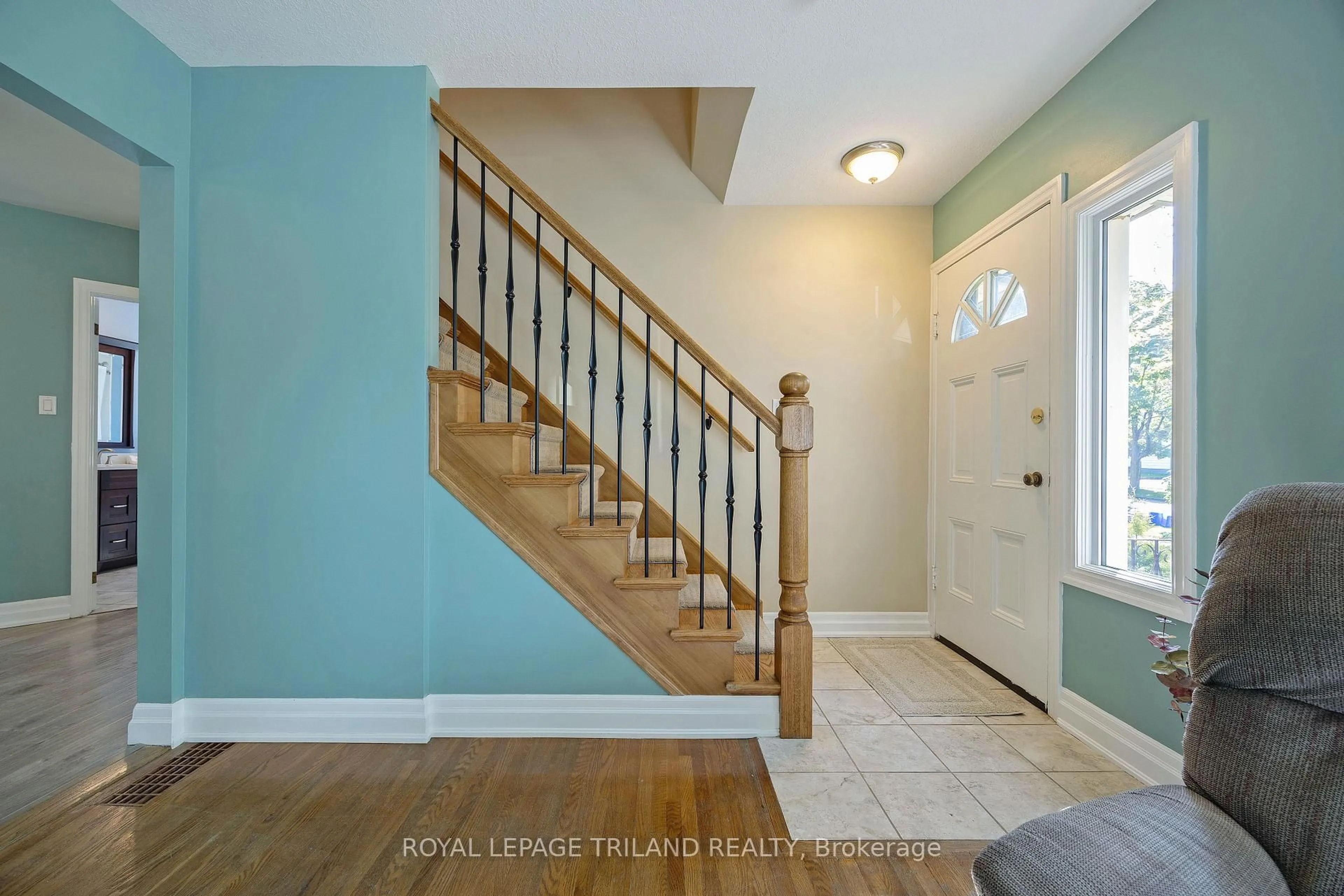 Indoor entryway for 1874 Churchill Ave, London East Ontario N5W 2L6