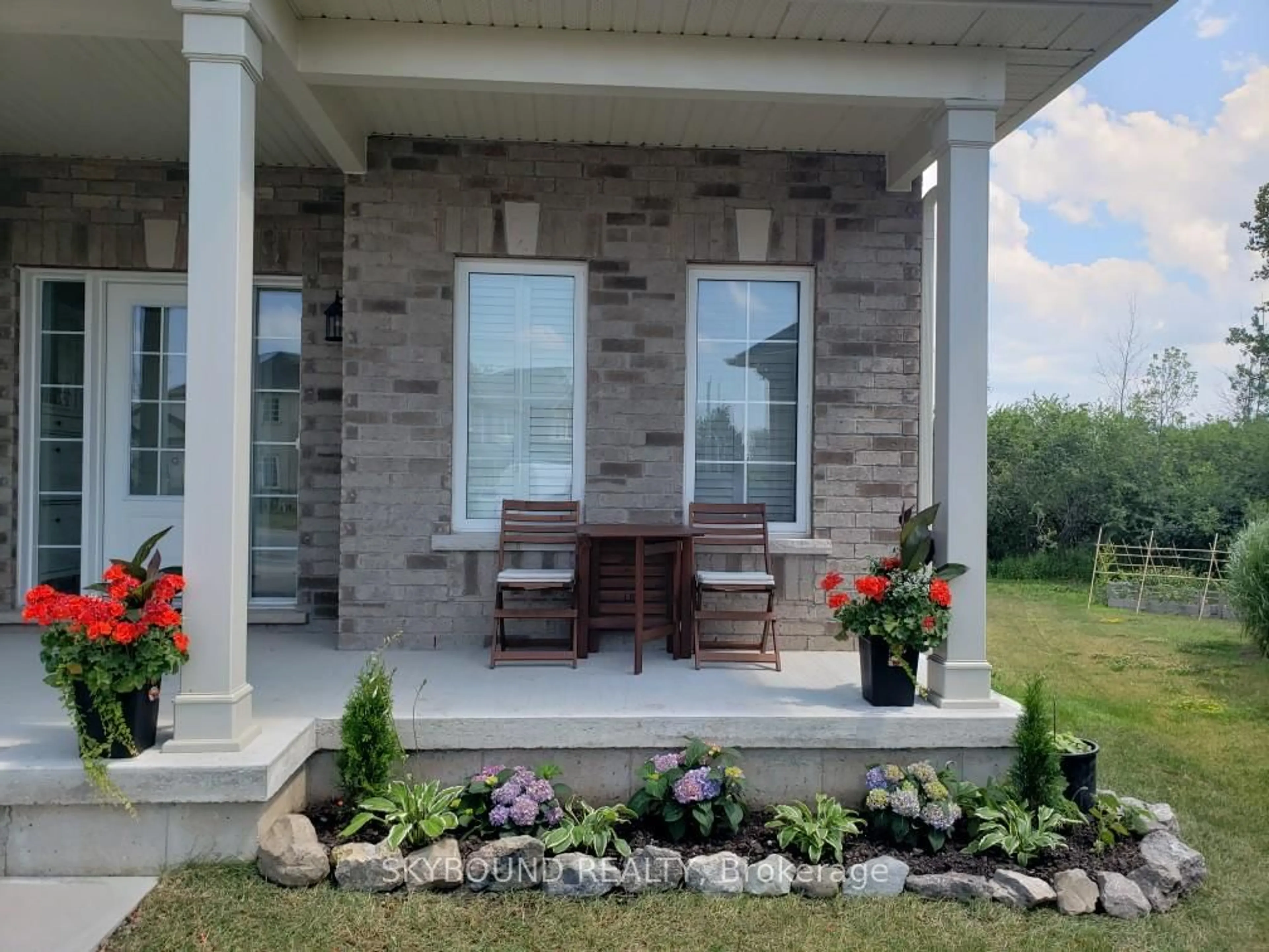 Patio, unknown for 400 Hummel Cres, Fort Erie Ontario L2A 0E8