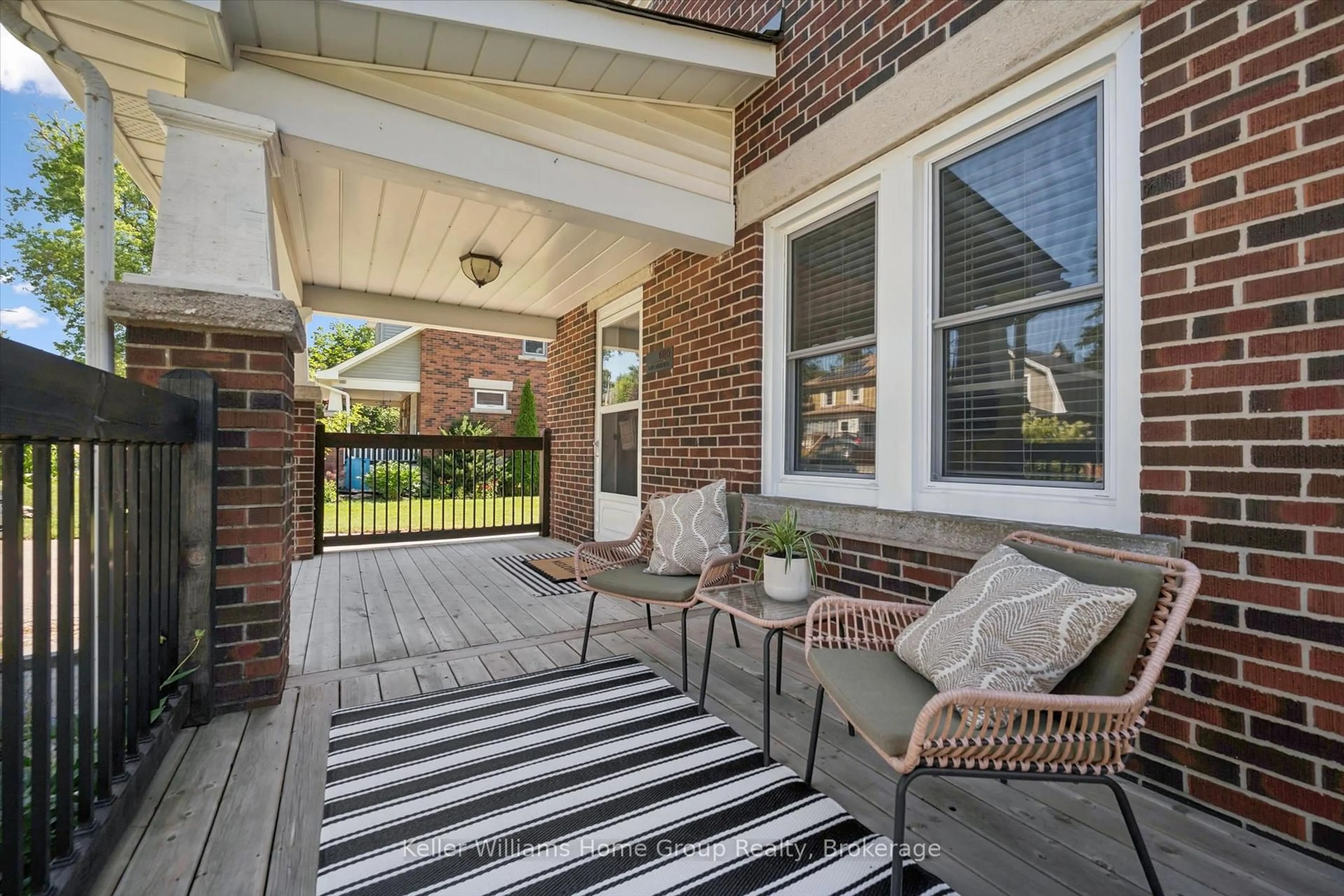 Patio, street for 680 St Andrew St, Centre Wellington Ontario N1M 1P6