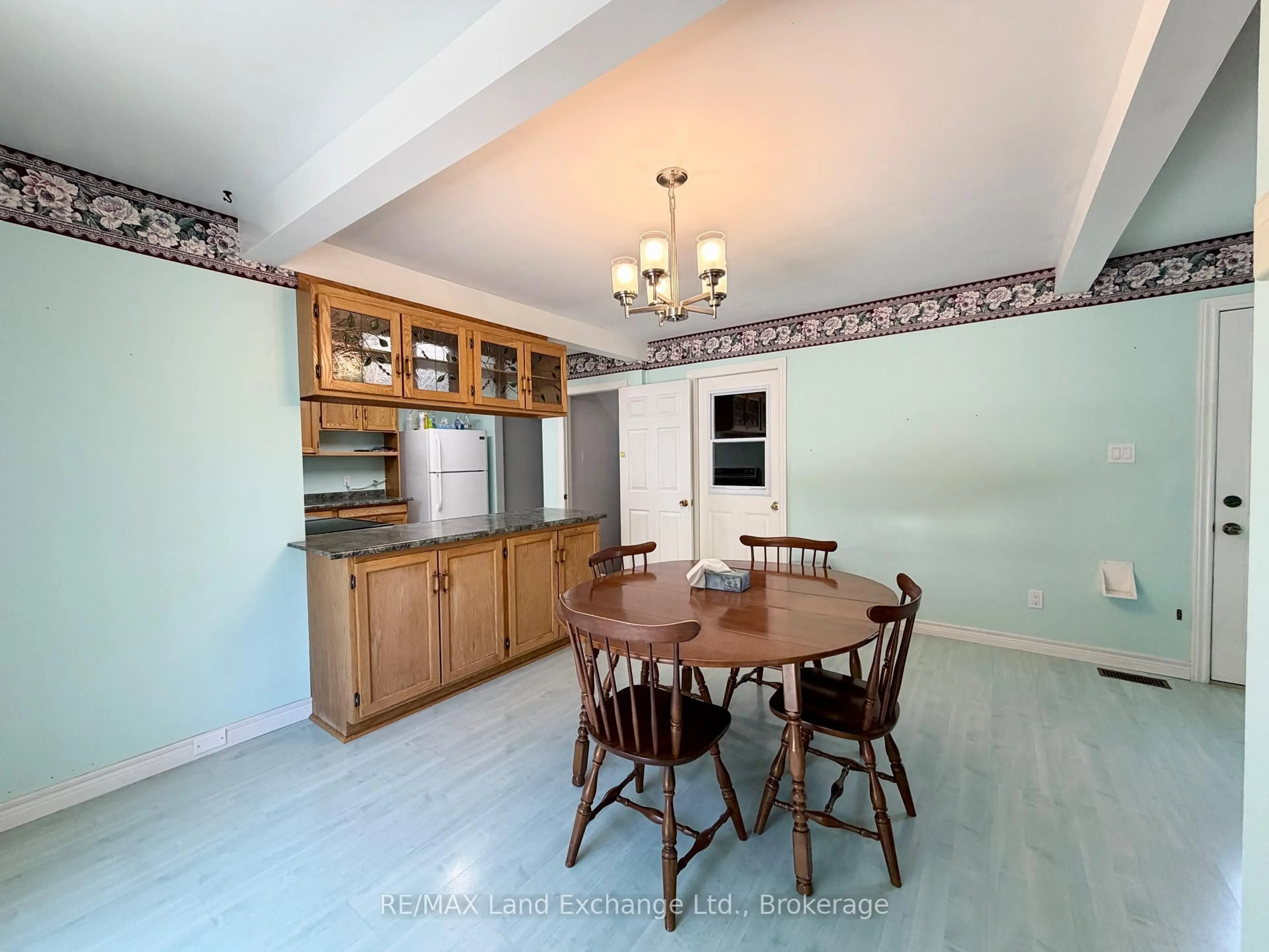 Dining room, ceramic/tile floor for 359 Crawford St, Saugeen Shores Ontario N0H 2C2