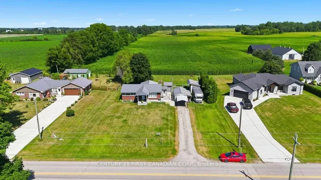22656 Queens Line, West Elgin 2