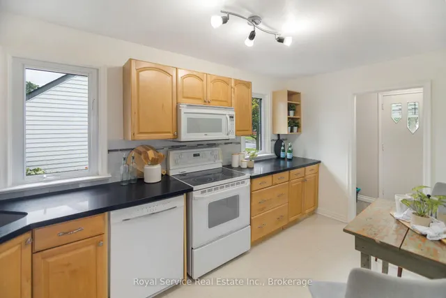 558 Burnham St, Cobourg 5