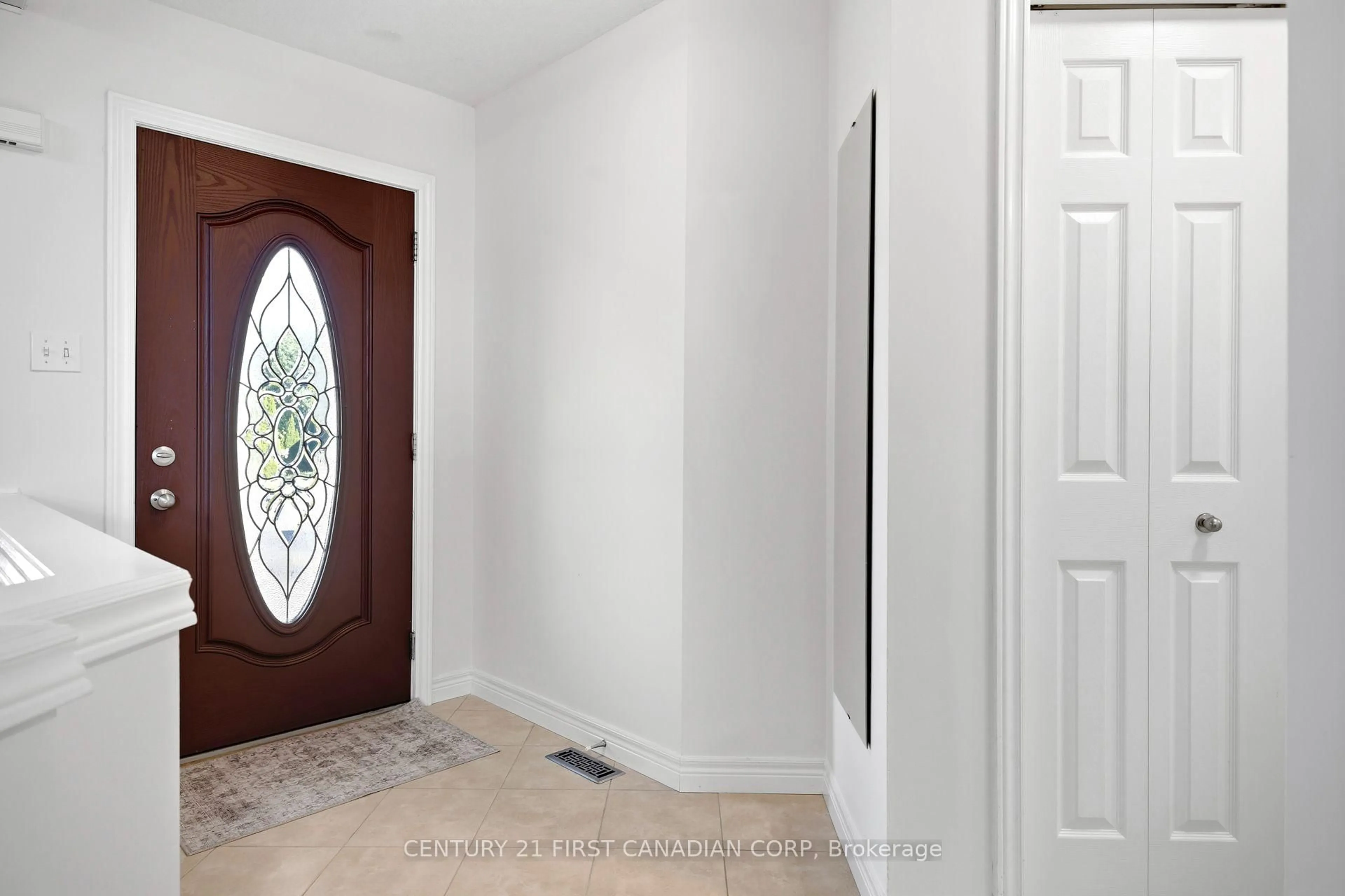 Indoor entryway for 83 Mcmahen St, London East Ontario N5Y 0A2