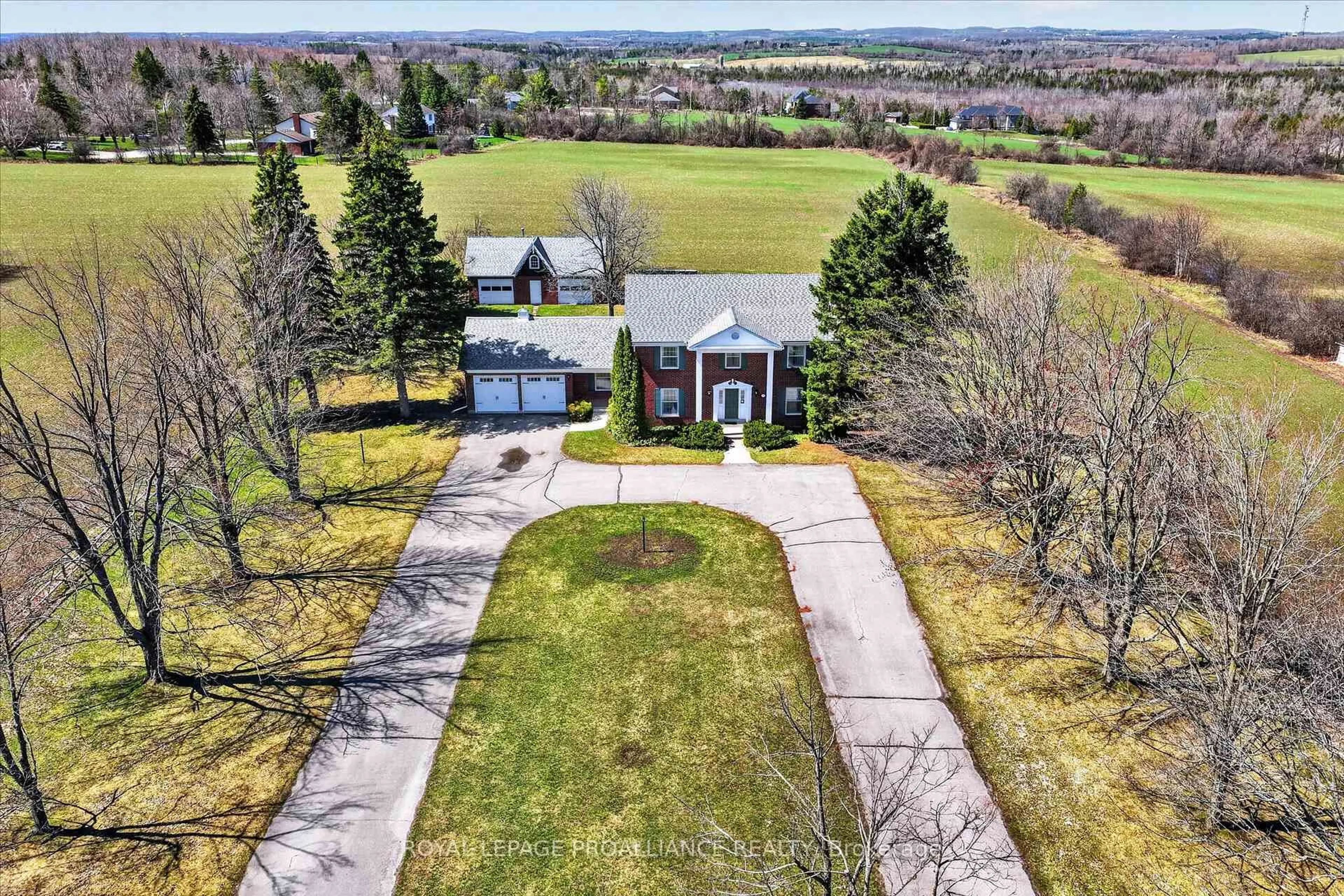 A pic from outside/outdoor area/front of a property/back of a property/a pic from drone, unknown for 1285 Brealey Dr, Peterborough Ontario K9K 0C4