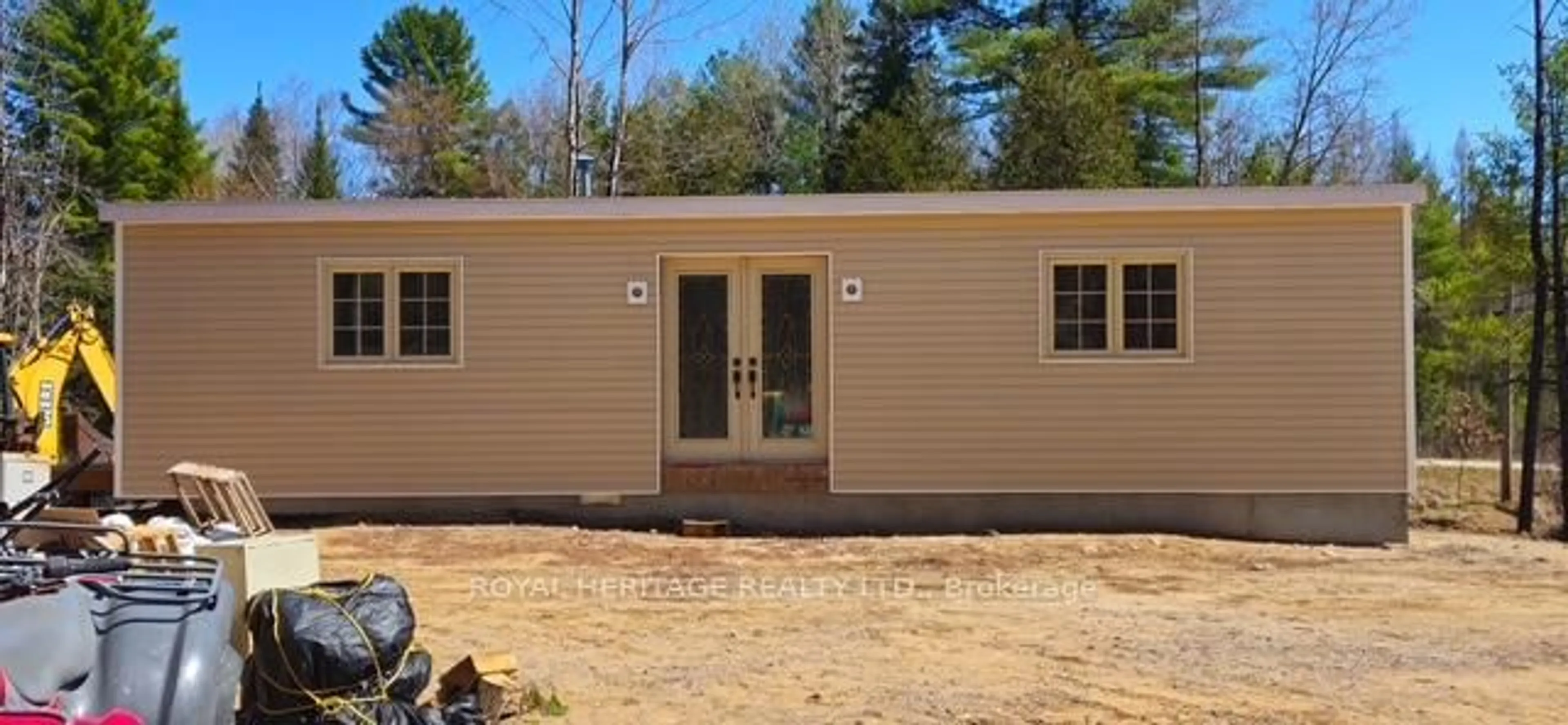 Home with vinyl exterior material, building for 1061 GULL LAKE Rd, Arden Ontario K0H 1B0