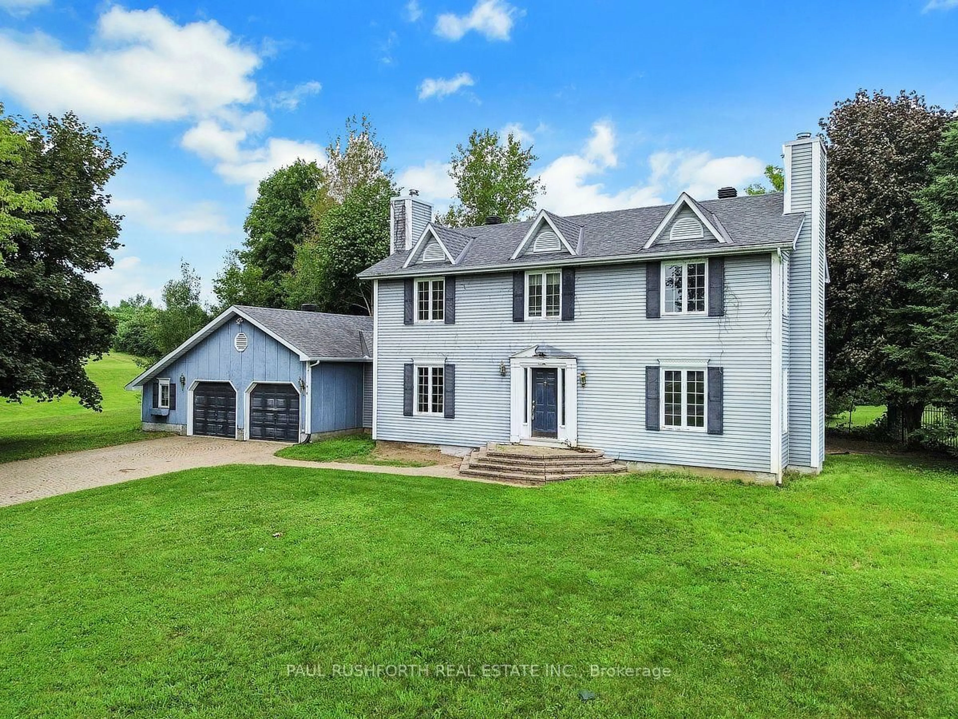A pic from outside/outdoor area/front of a property/back of a property/a pic from drone, street for 1545 Lough Dr, Ottawa Ontario K4C 1A9