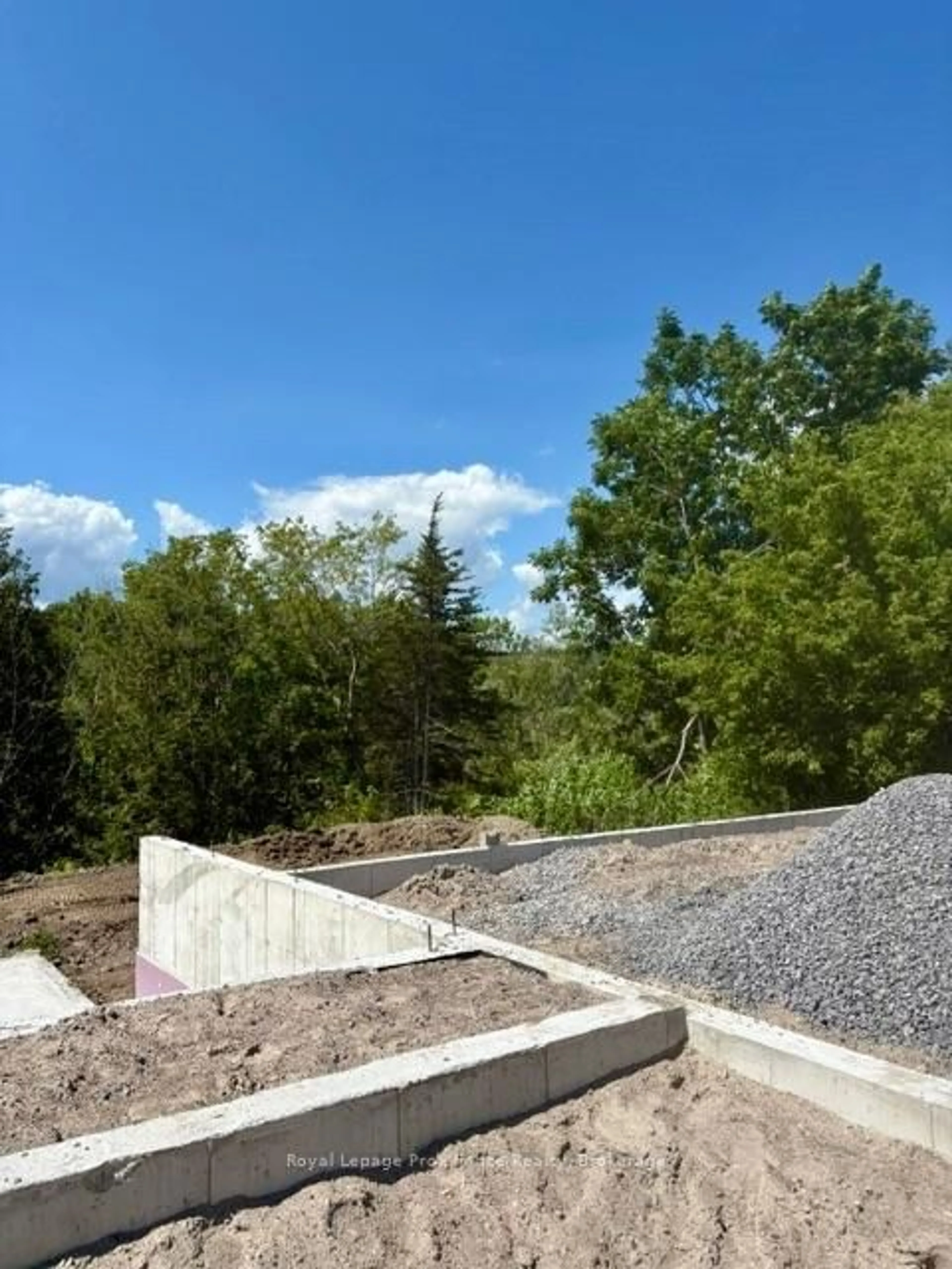 Unknown for 96 Sanford St, Brighton Ontario K0K 1H0