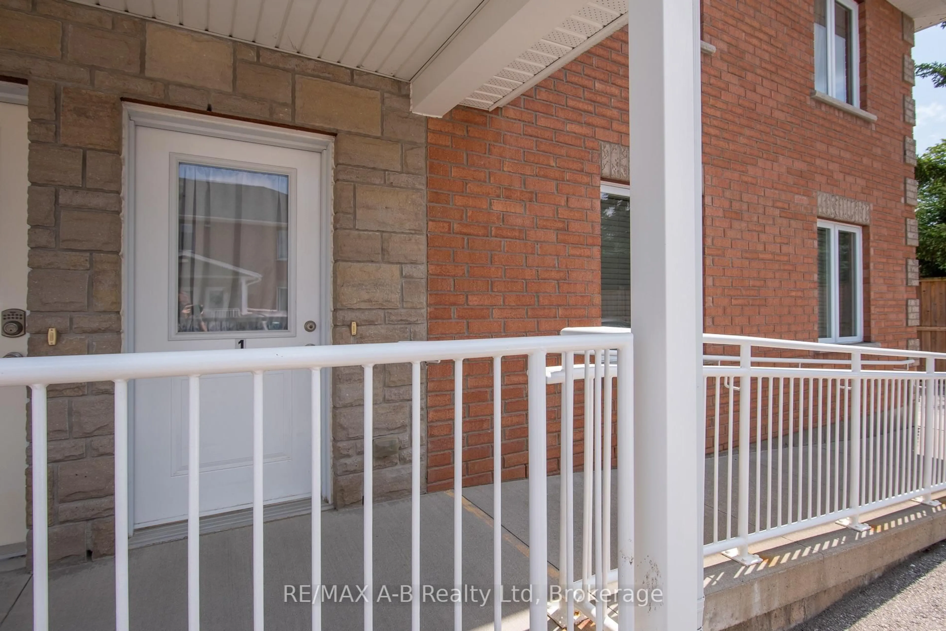 Unknown for 148 Borden St #1, Stratford Ontario N5A 0G1