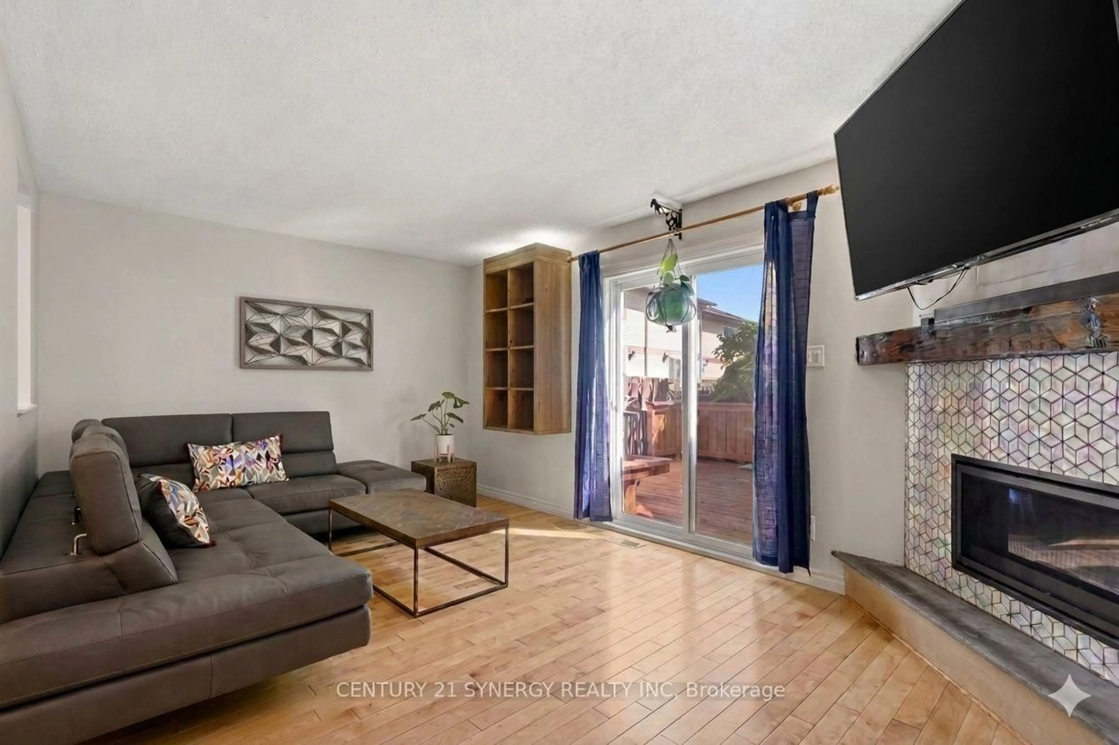 Living room with furniture, unknown for 417 Sandhamn Private, Ottawa Ontario K1T 2Y9