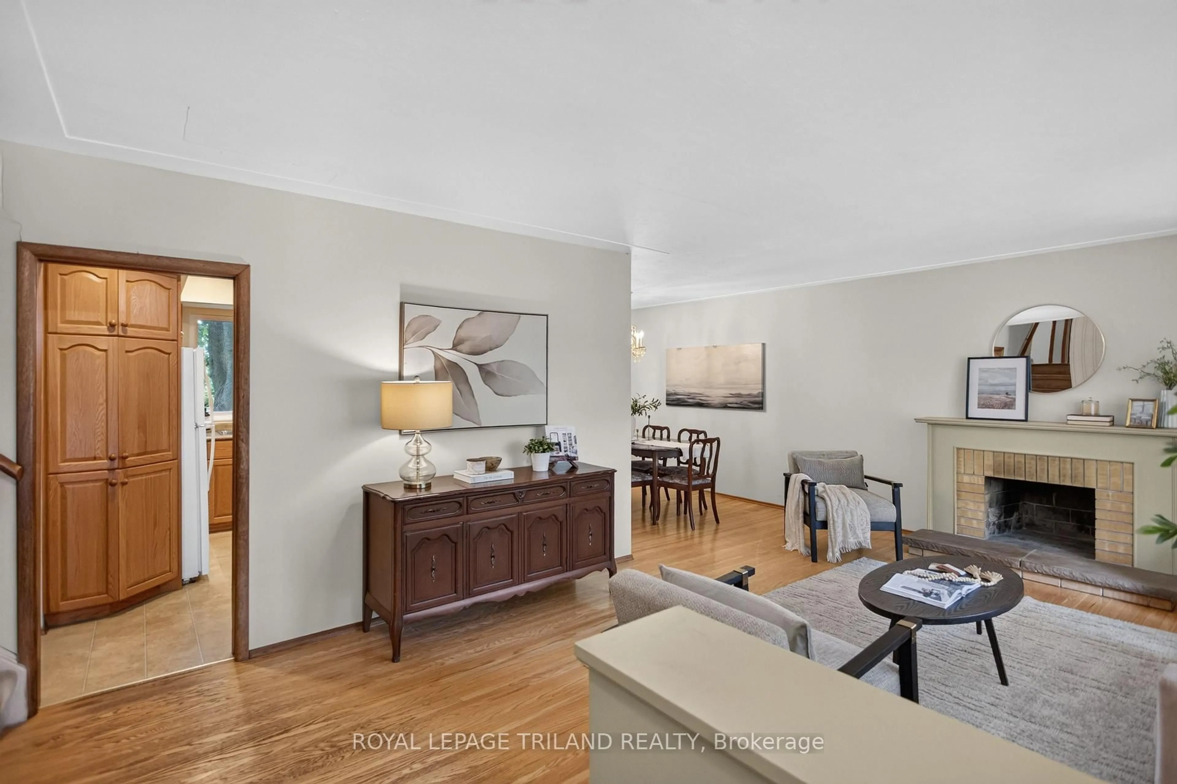 Unknown for 657 Viscount Rd, London South Ontario N6J 2Y4