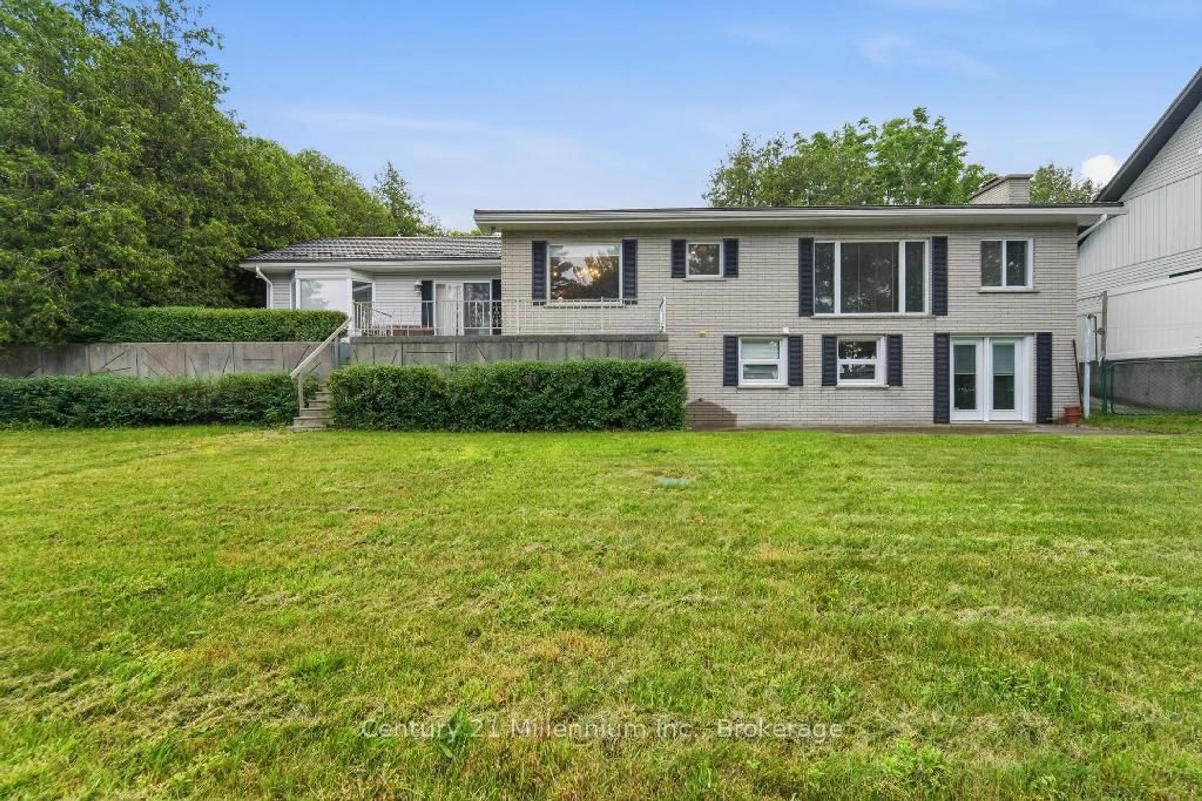Home with vinyl exterior material, unknown for 134 Bell Dr, Huron-Kinloss Ontario N2Z 0B3