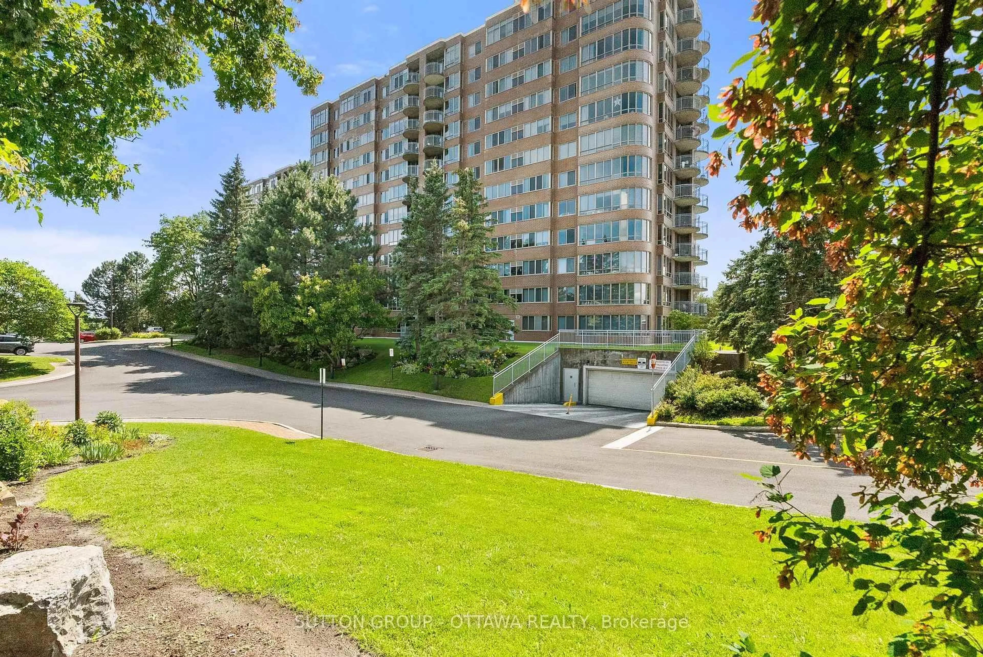 A pic from outside/outdoor area/front of a property/back of a property/a pic from drone, unknown for 100 Grant Carman Dr, Ottawa Ontario K2E 8B8