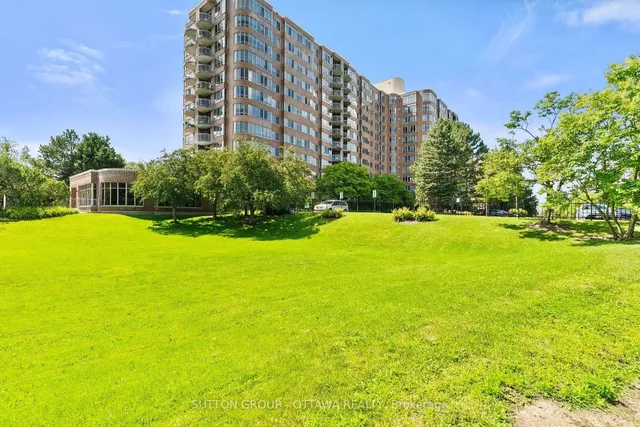 100 Grant Carman Dr #917, Ottawa 2