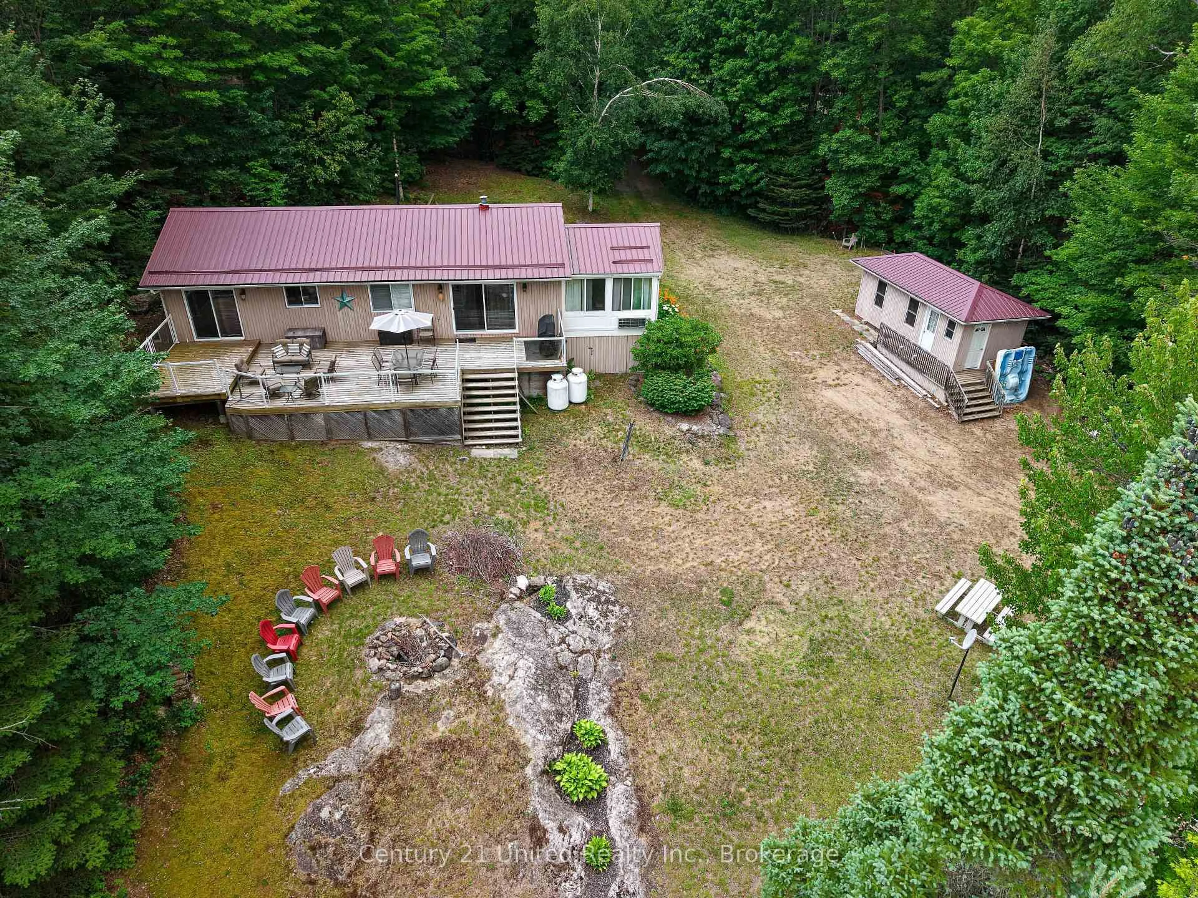 A pic from outside/outdoor area/front of a property/back of a property/a pic from drone, unknown for 1047 Redwood Lane, Highlands East Ontario K0L 1C0