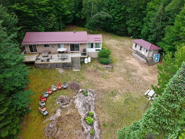 1047 Redwood Lane, Highlands East 3