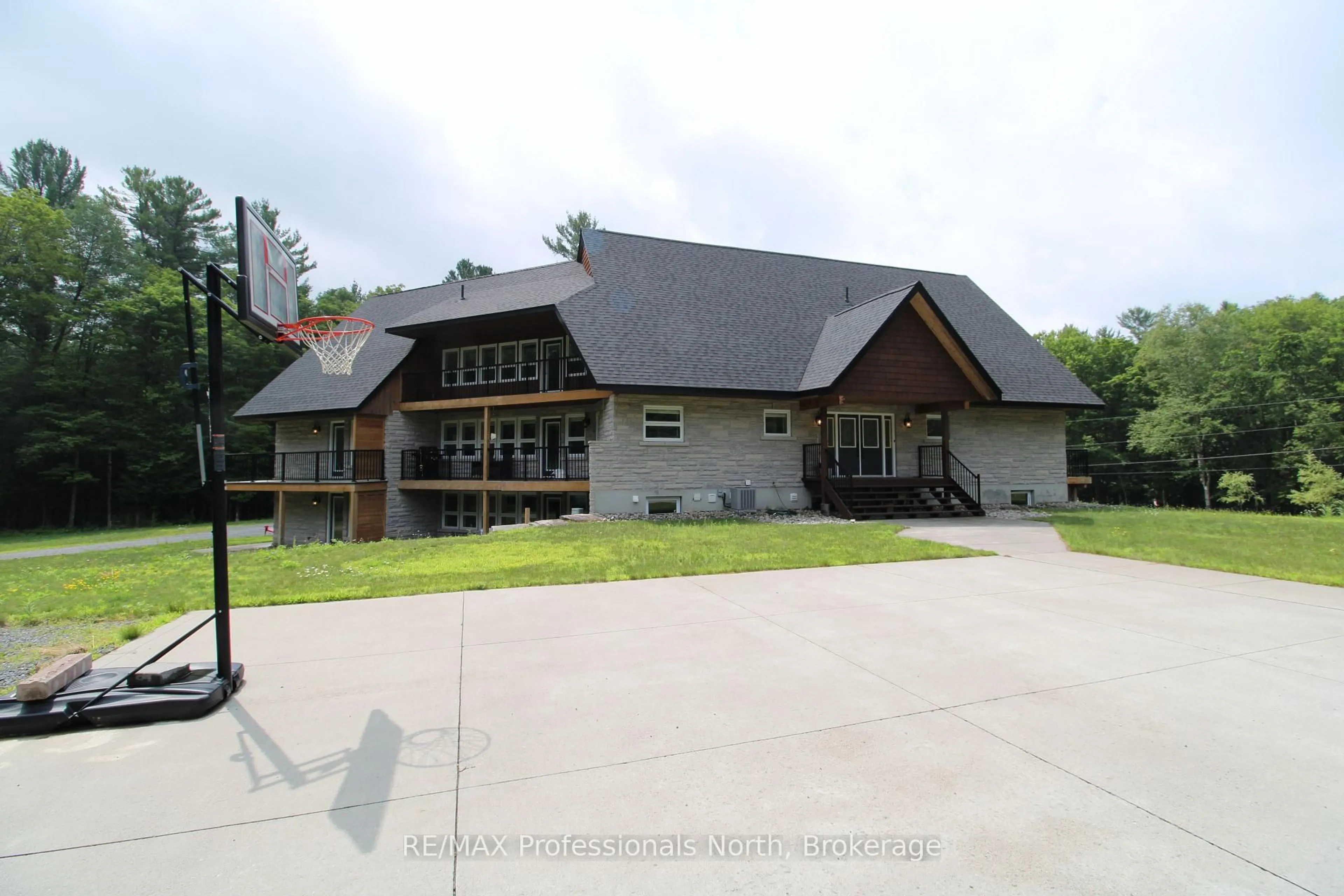 Unknown for 1196 Ravenscliffe Rd, Huntsville Ontario P1H 2N5