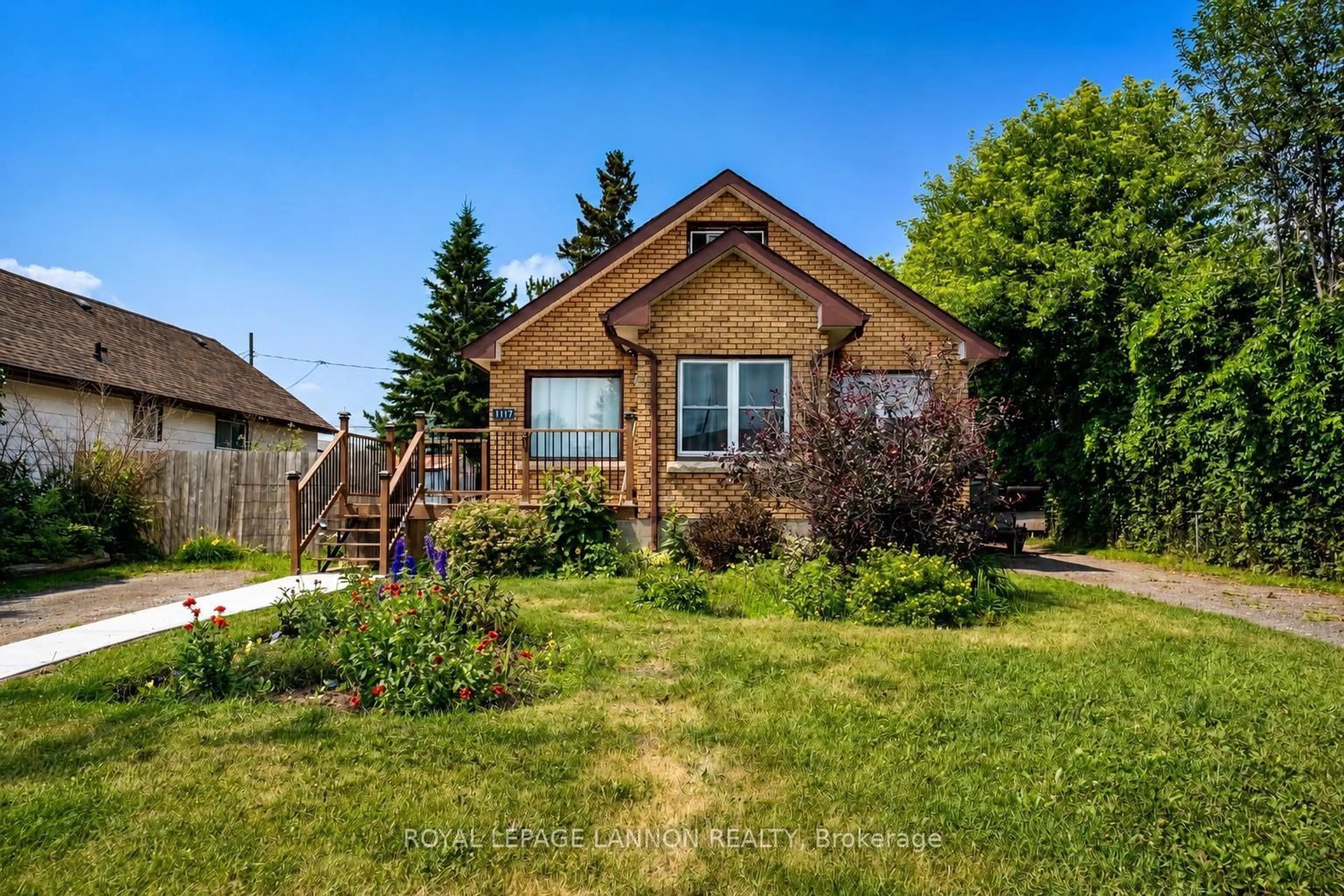Home with brick exterior material, street for 1117 Mountdale Ave, Thunder Bay Ontario P7E 3A2
