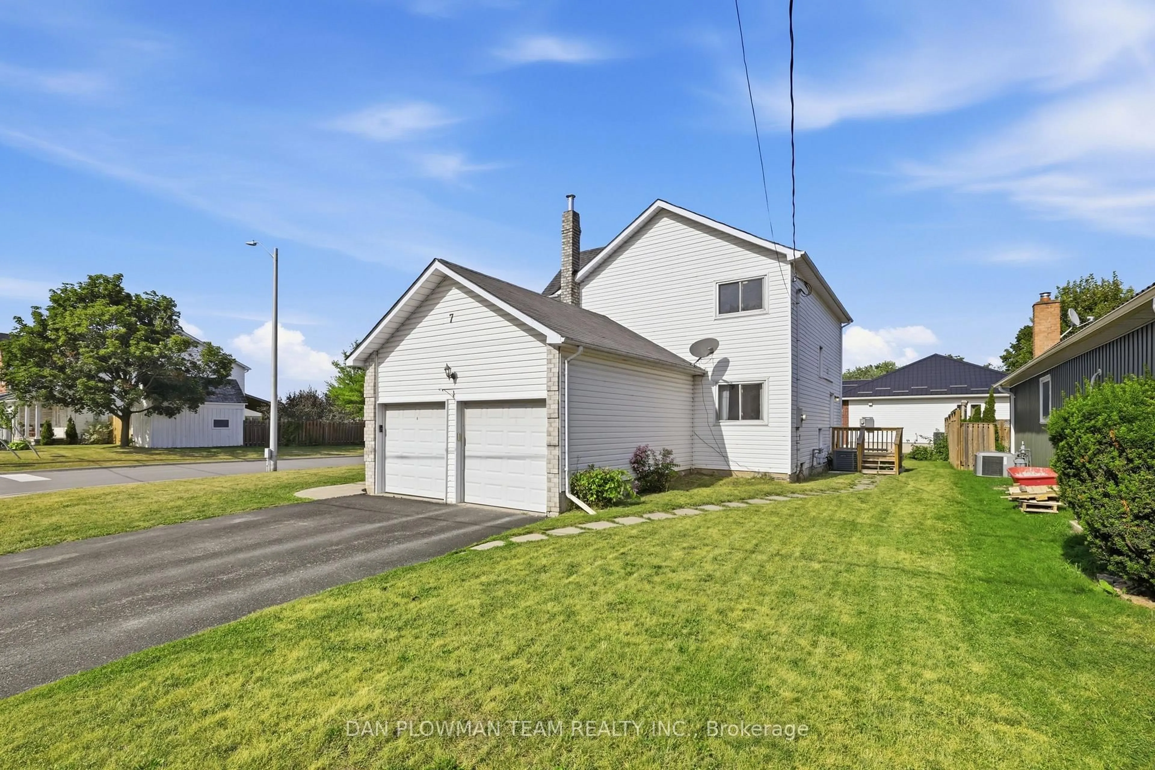 Home with vinyl exterior material, street for 7 Spruce St, Asphodel-Norwood Ontario K0L 2V0