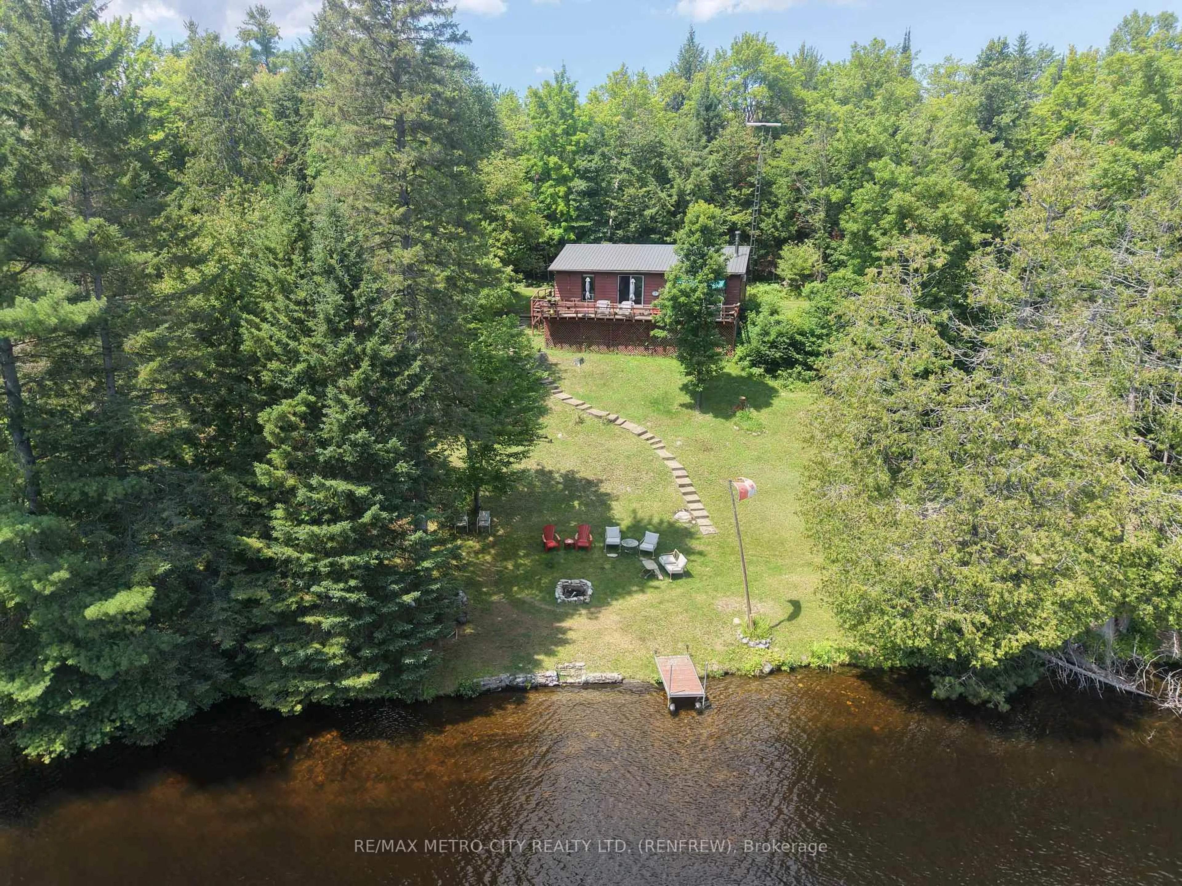 A pic from outside/outdoor area/front of a property/back of a property/a pic from drone, water/lake/river/ocean view for 2667 HANDFORD Lane, Griffith Ontario K0J 2R0