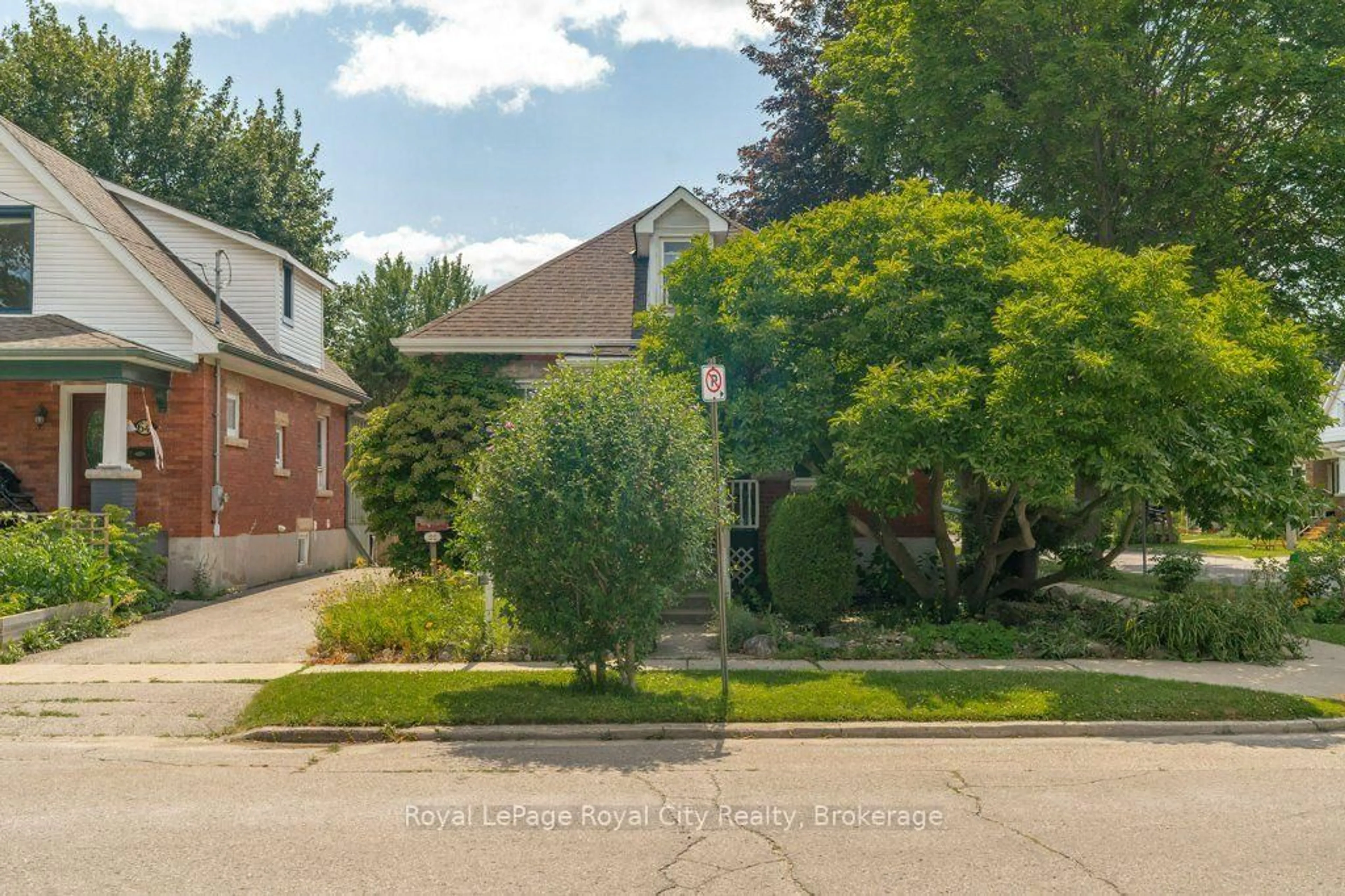 Unknown for 66 Raglan St, Guelph Ontario N1H 2S6