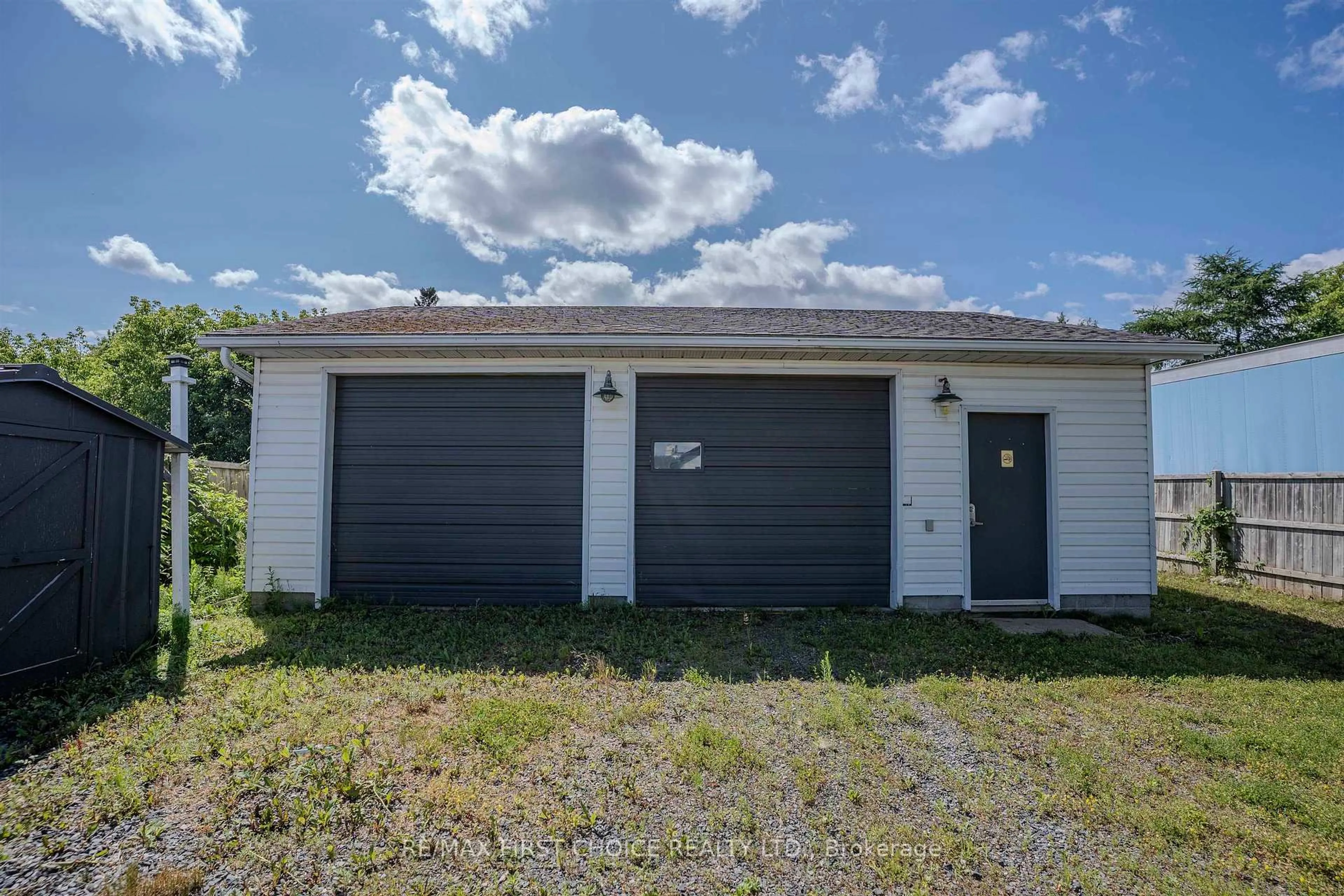 Shed for 620 HIGH St, Thunder Bay Ontario P7B 3N2