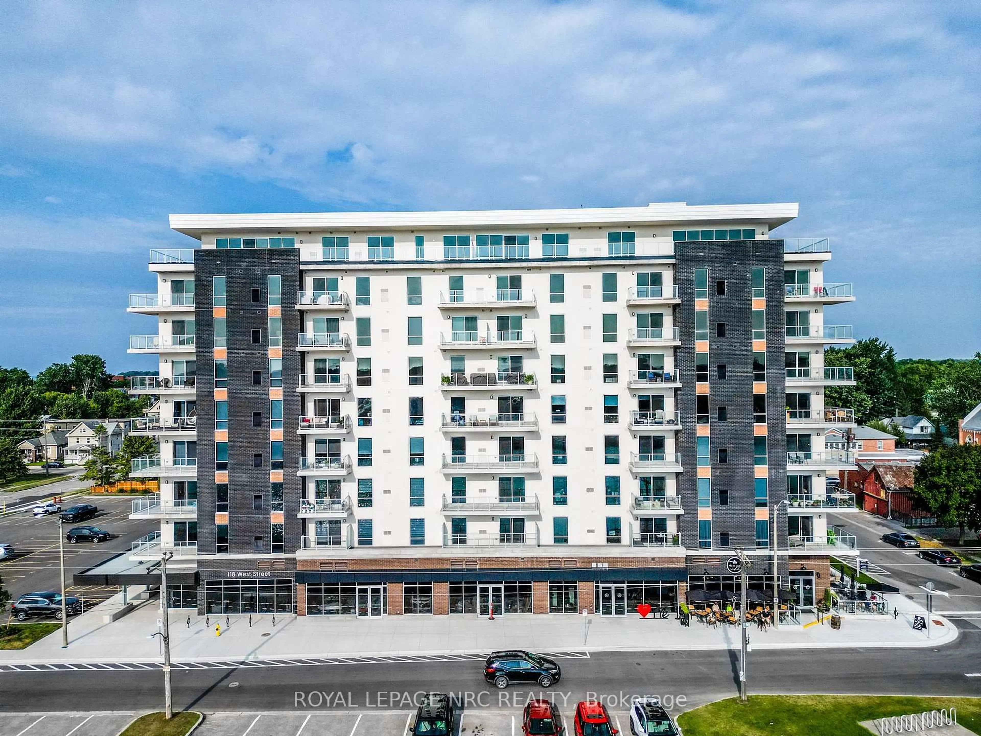 A pic from outside/outdoor area/front of a property/back of a property/a pic from drone, building for 118 West St #707, Port Colborne Ontario L3K 0B9