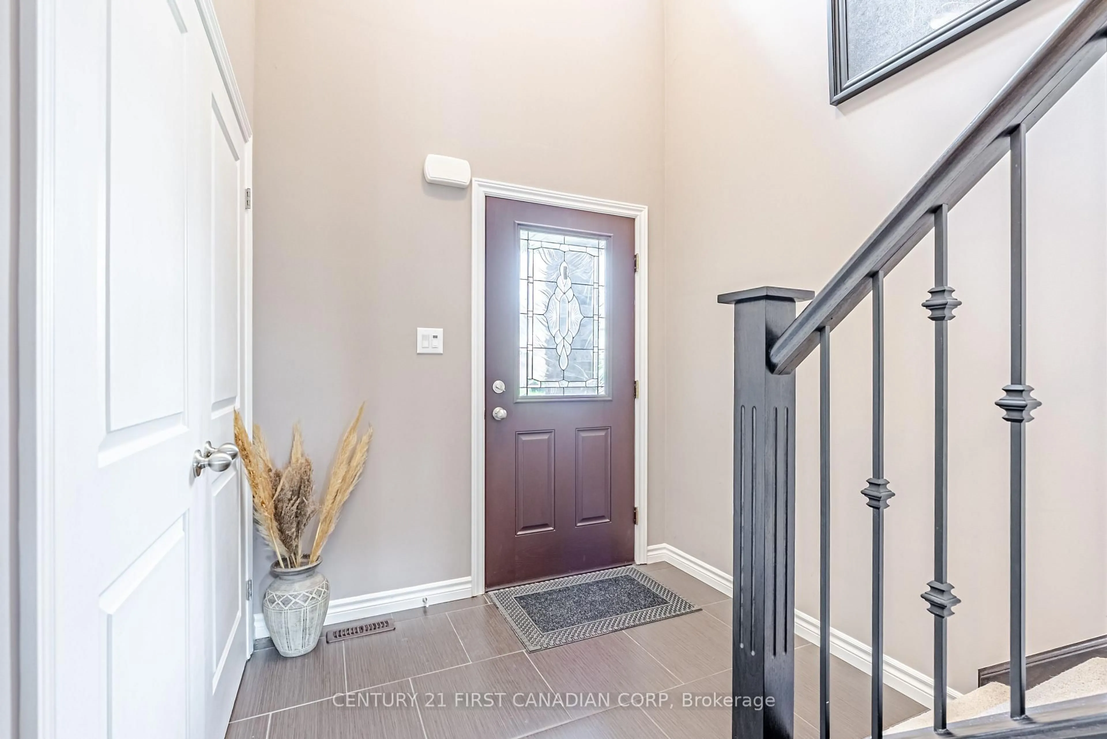 Indoor entryway for 3288 Casson Way, London South Ontario N6L 0B9
