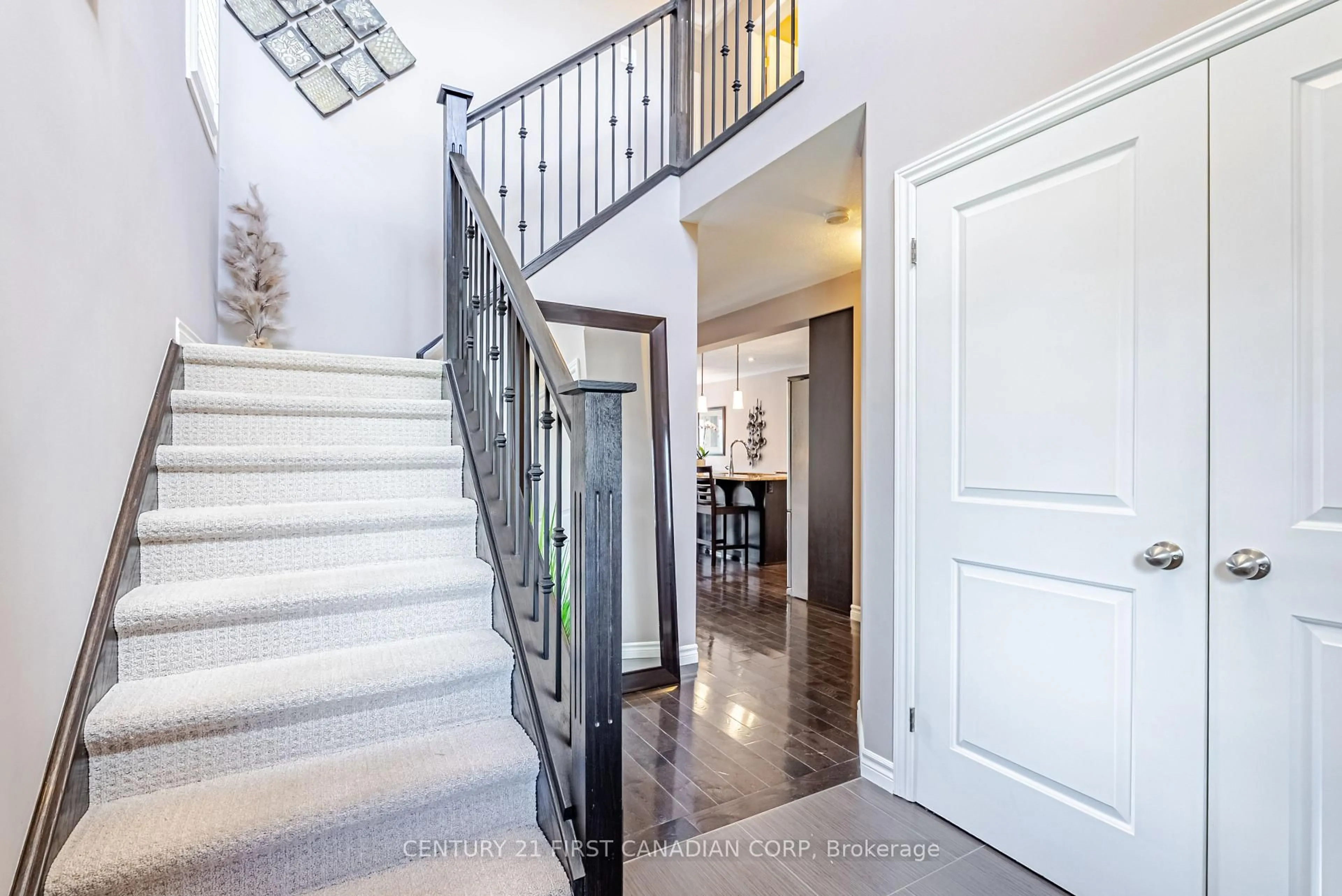Indoor entryway for 3288 Casson Way, London South Ontario N6L 0B9