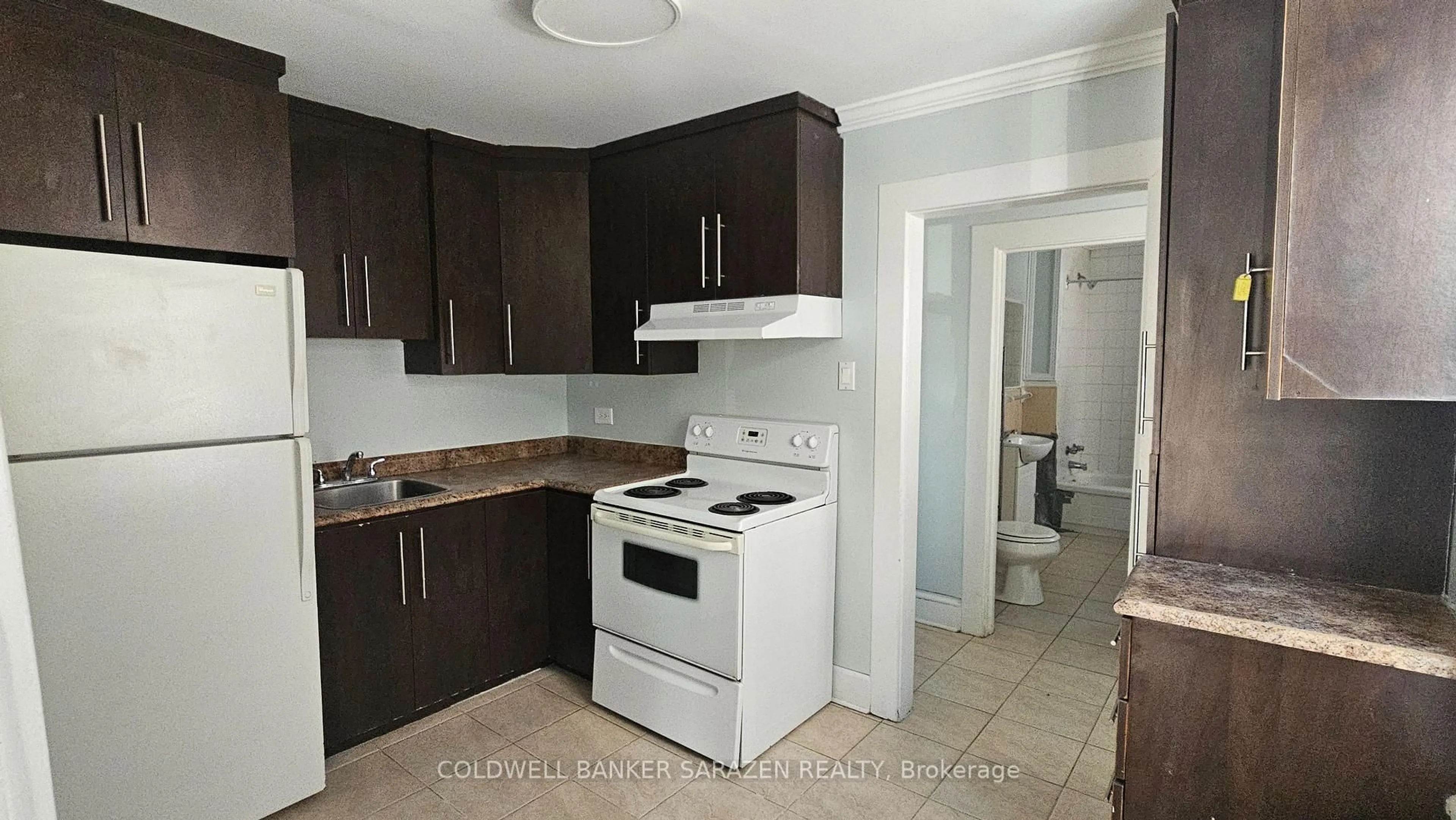 Standard kitchen, unknown for 263 St Andrew St, Ottawa Ontario K1N 5G8