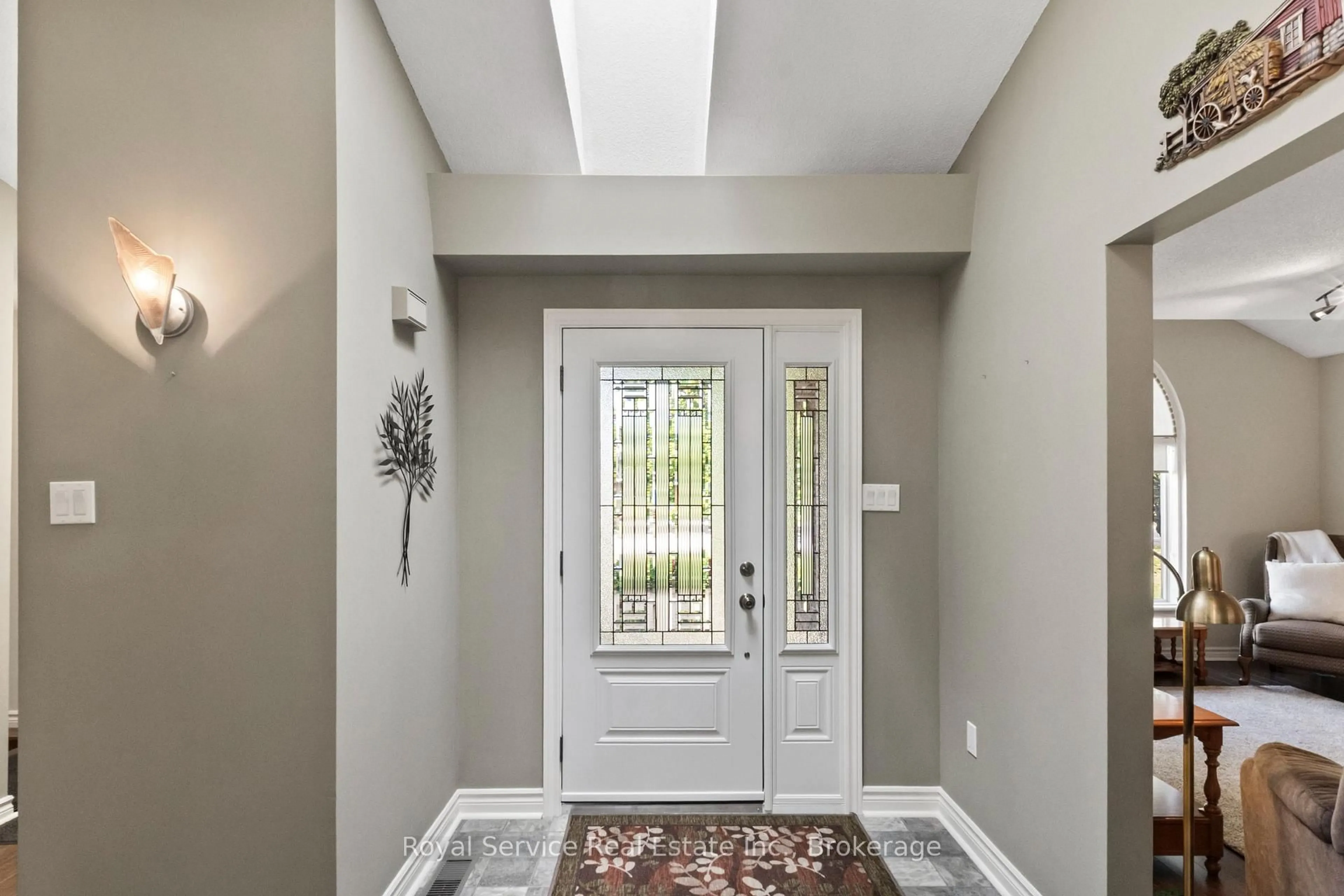 Indoor entryway for 33 Russell Hill Rd, Kawartha Lakes Ontario K0M 1A0