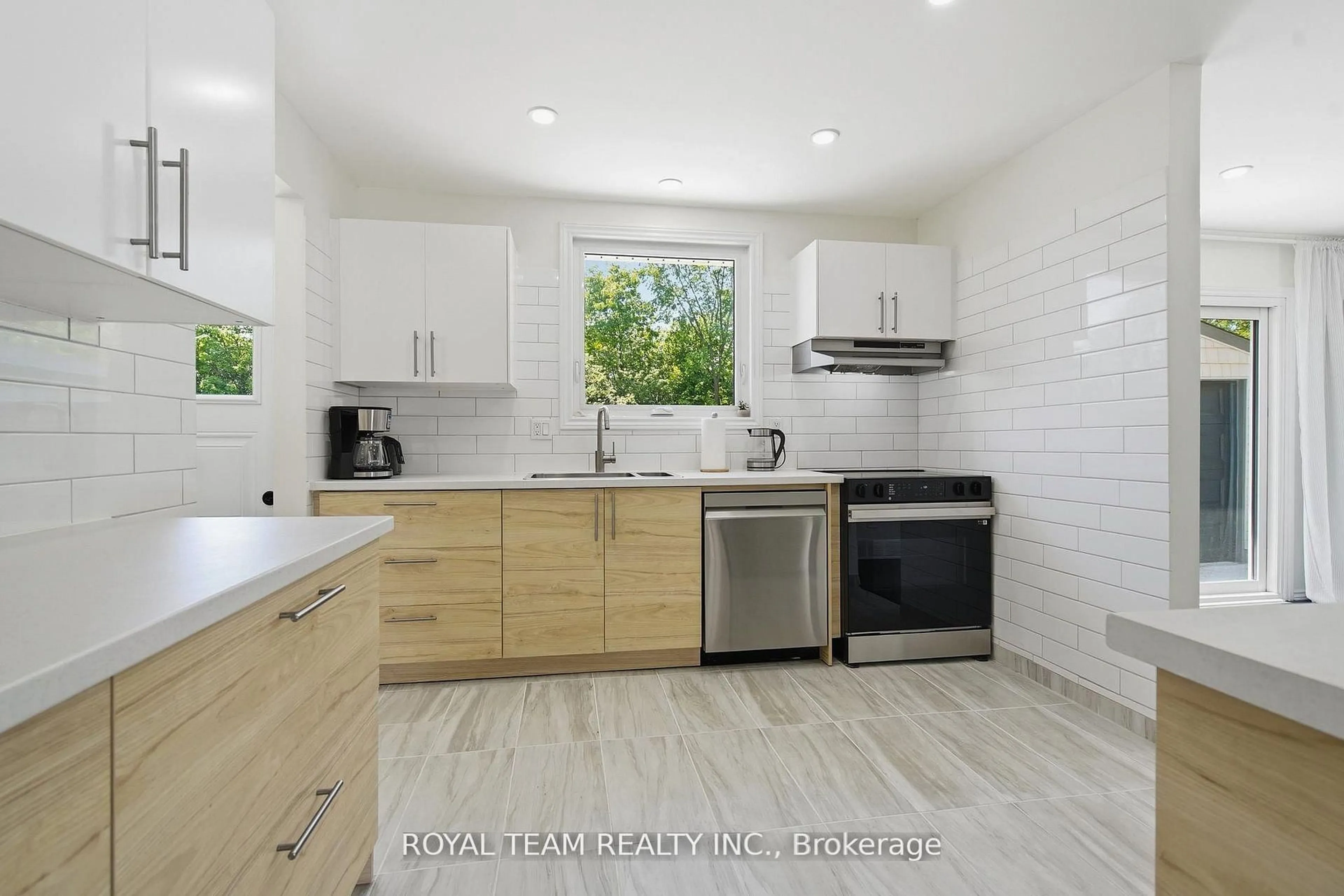 Standard kitchen, unknown for 653 Steeplechase Dr, London South Ontario N6J 3P3